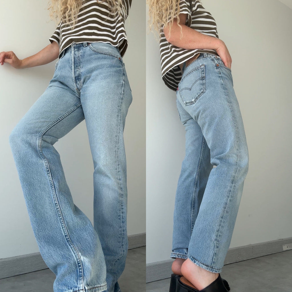 W28 L33 vintage Levis 501 28” measured waist light blue 90s 501s