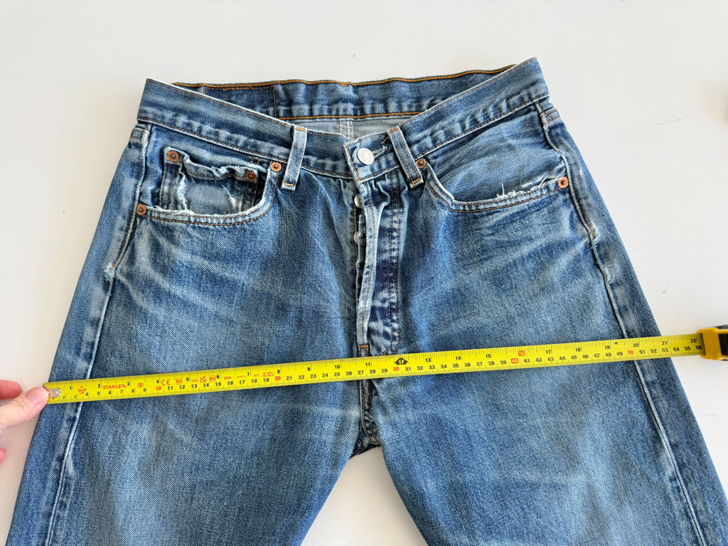 Soft W29 L28 vintage Levis 501 28/29” measured indigo dark blue faded denim Y2K Levi’s 501s