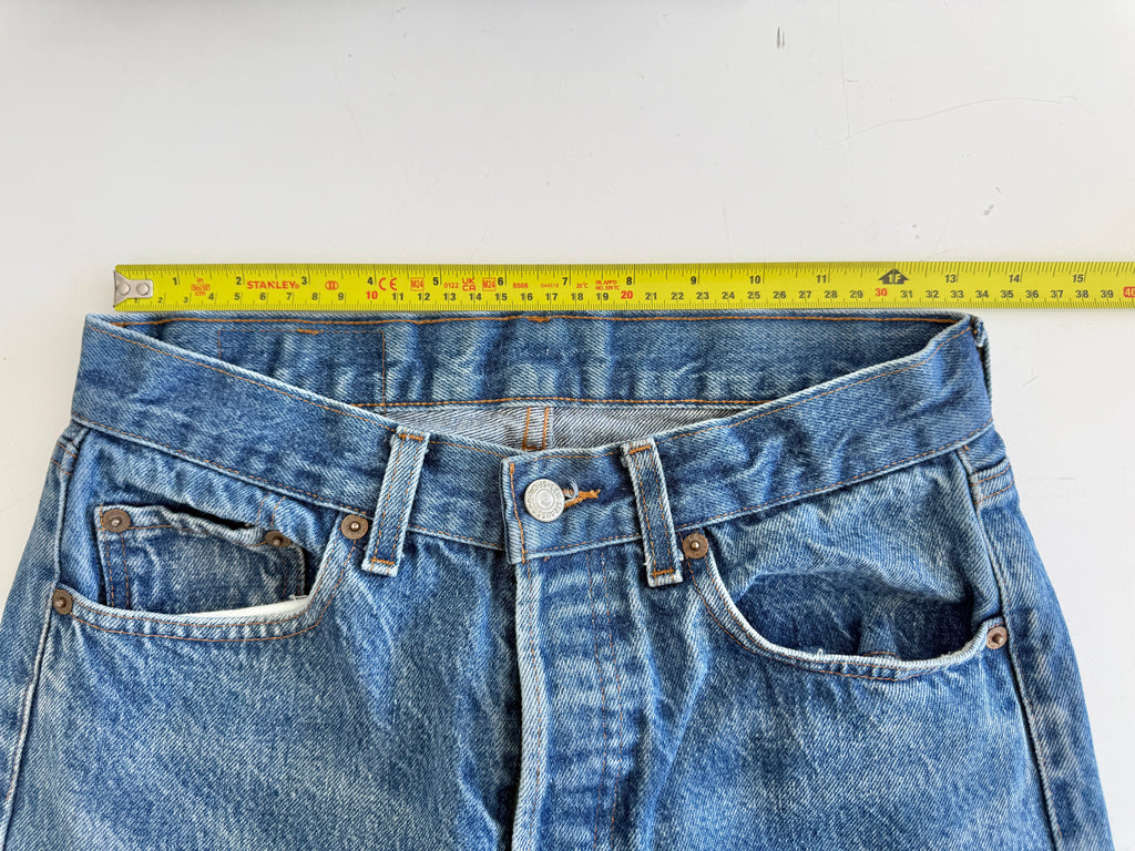 W27 L27 vintage Levis 501 26/27” measured waist dark faded blue 501s 80s