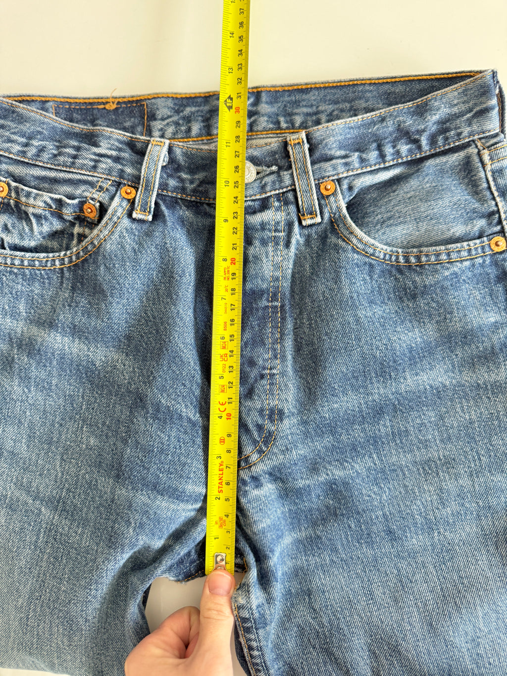 W27 L32 vintage Levis 501 26-27” measured dark blue denim made in 90s flare