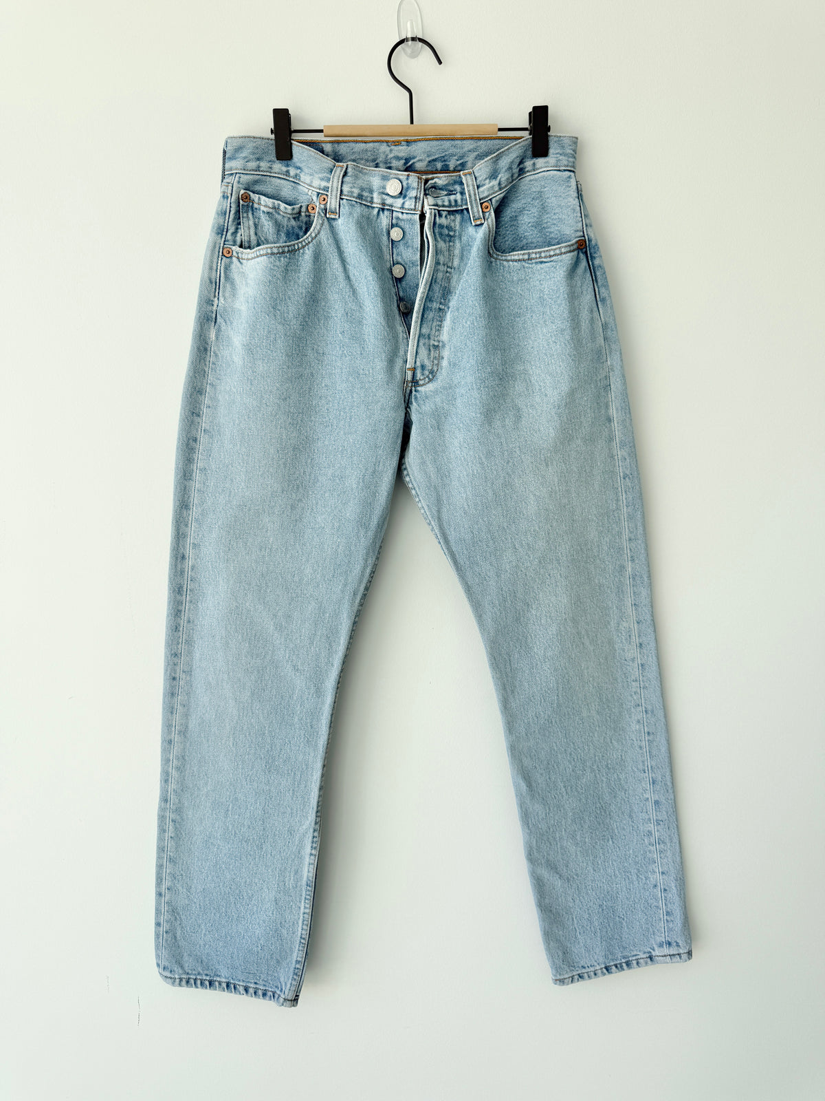 W29 L29 vintage Levis 501s 28/29” measured light blue fade denim 90s 501s