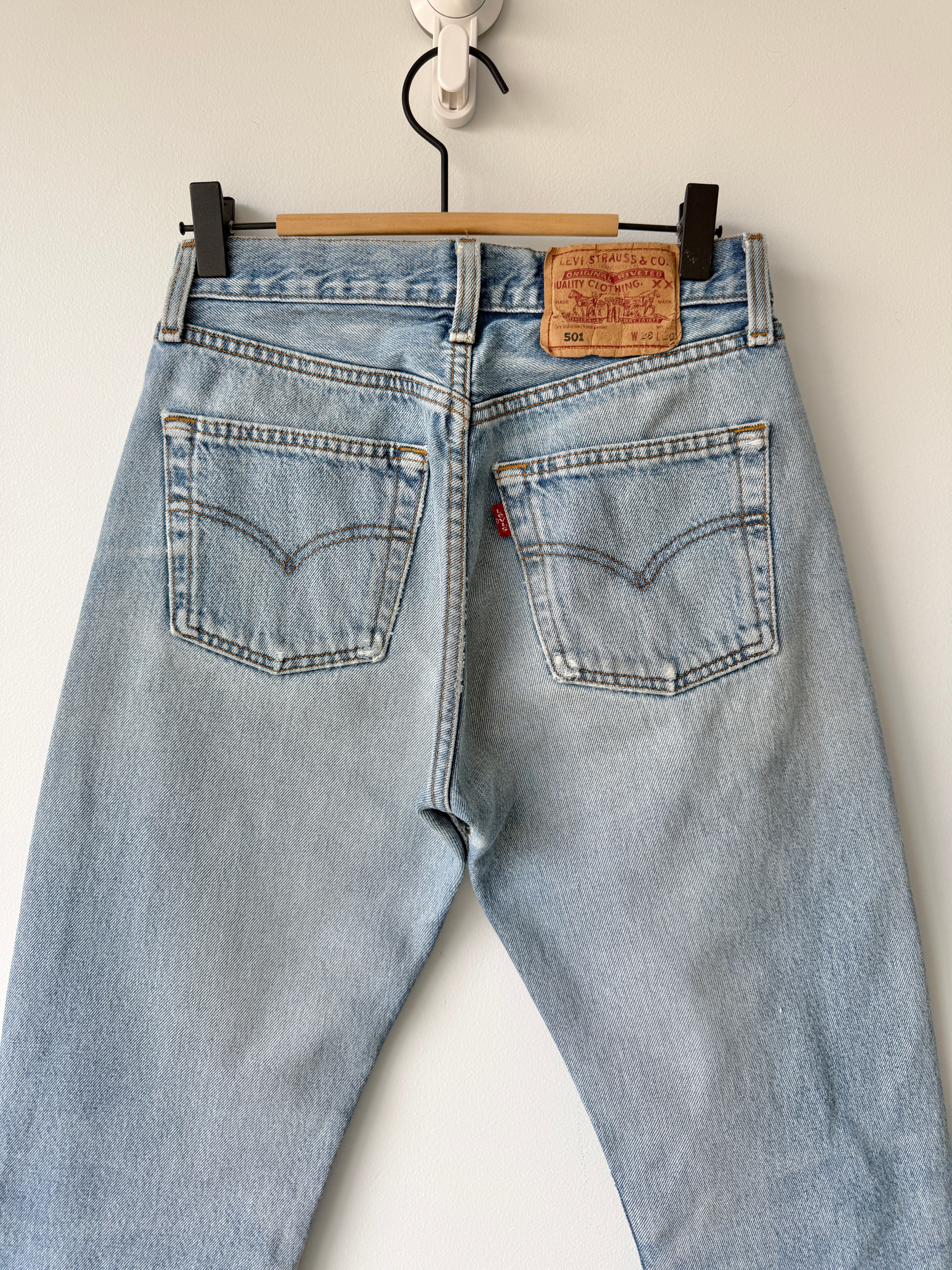 Soft W26 L29 vintage Levis 501 25/26” measured unique faded blue denim Y2K  Levi’s 501s
