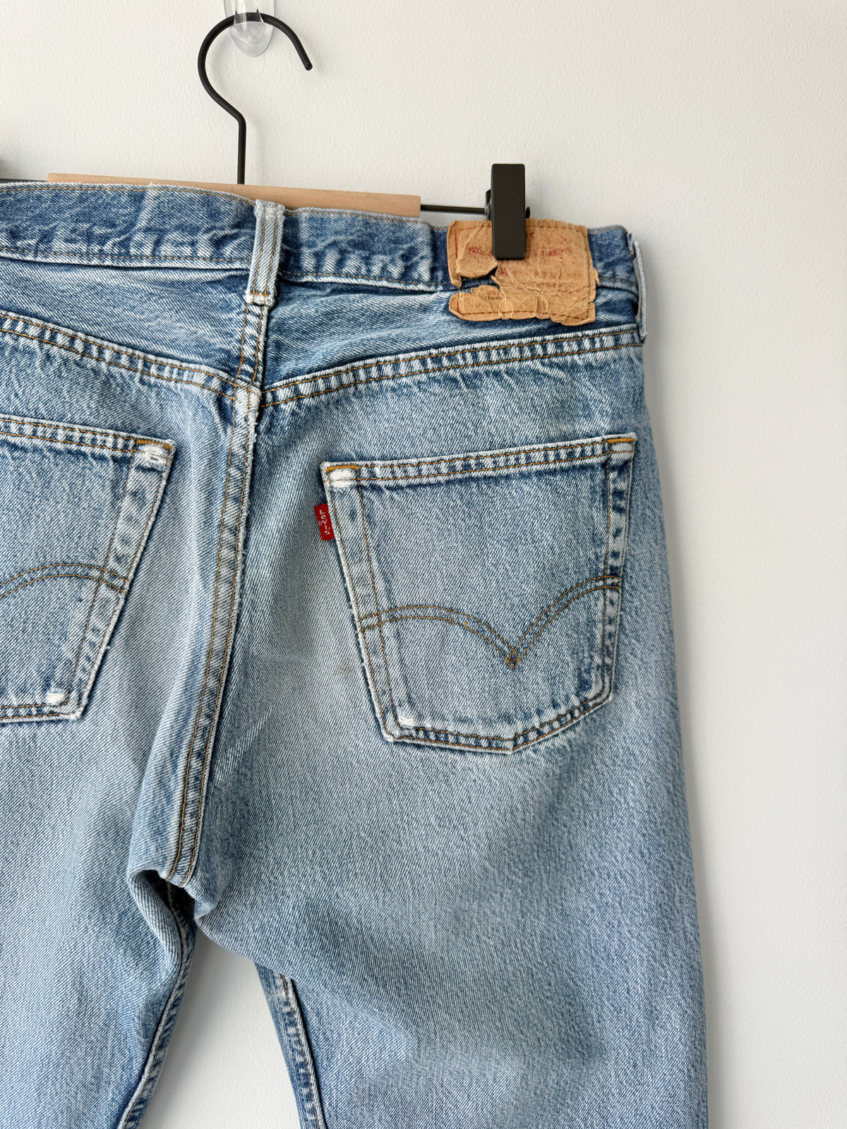 W32 L30 vintage Levis 501s 31/32” measured medium light blue fade 501s 80s