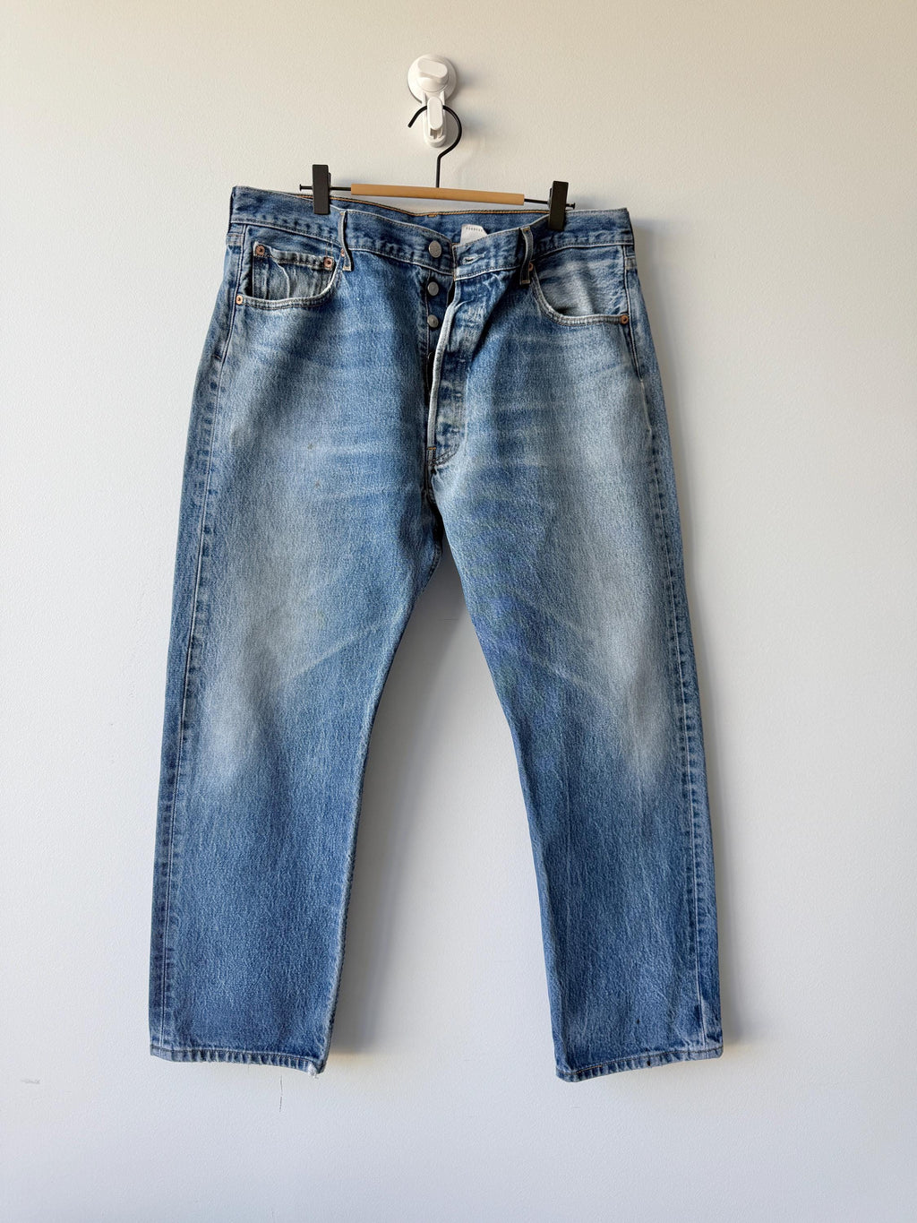 W36 L27 Levis 501 vintage 35-36” measured waist made in Y2K