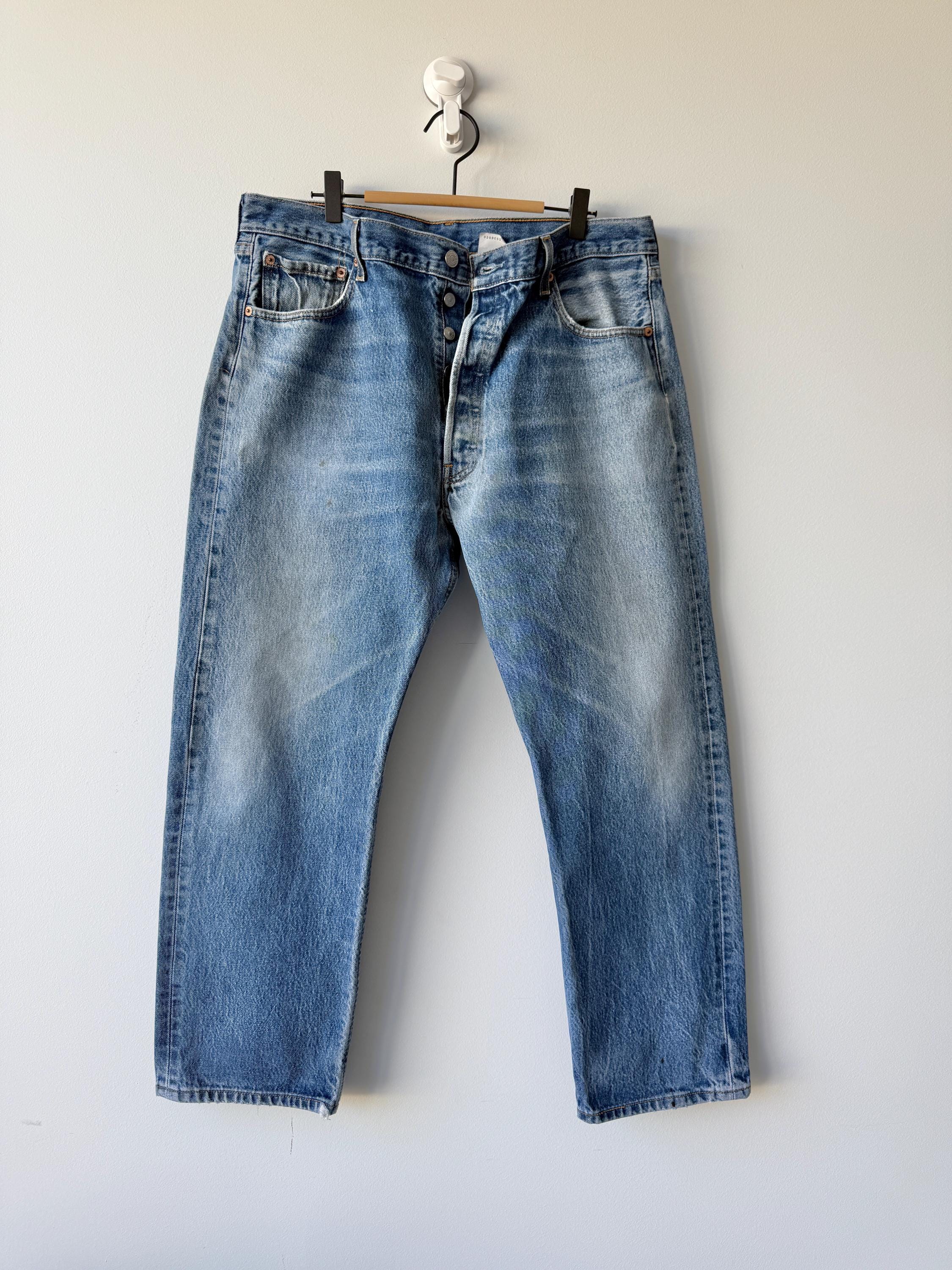 W36 L27 Levis 501 vintage 35-36” measured waist made in Y2K