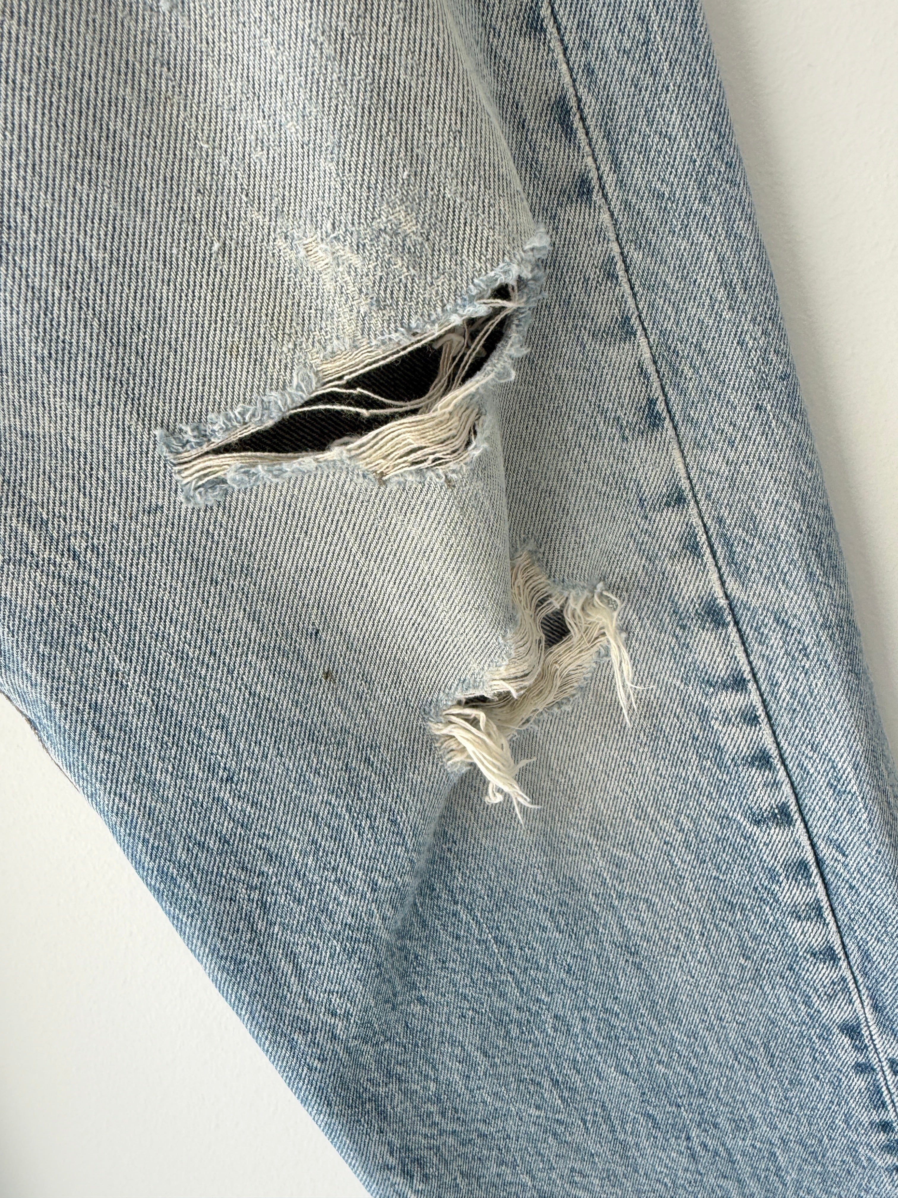 W31 L29 vintage Levis 501s 30/31” medium light blue denim Levi’s 501s 80s USA