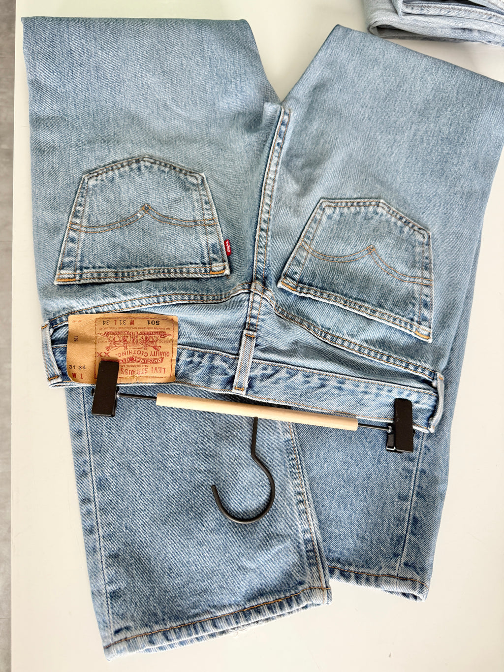 W29 L34 vintage Levis 501s 28/29” measured medium blue faded 90s 501s USA