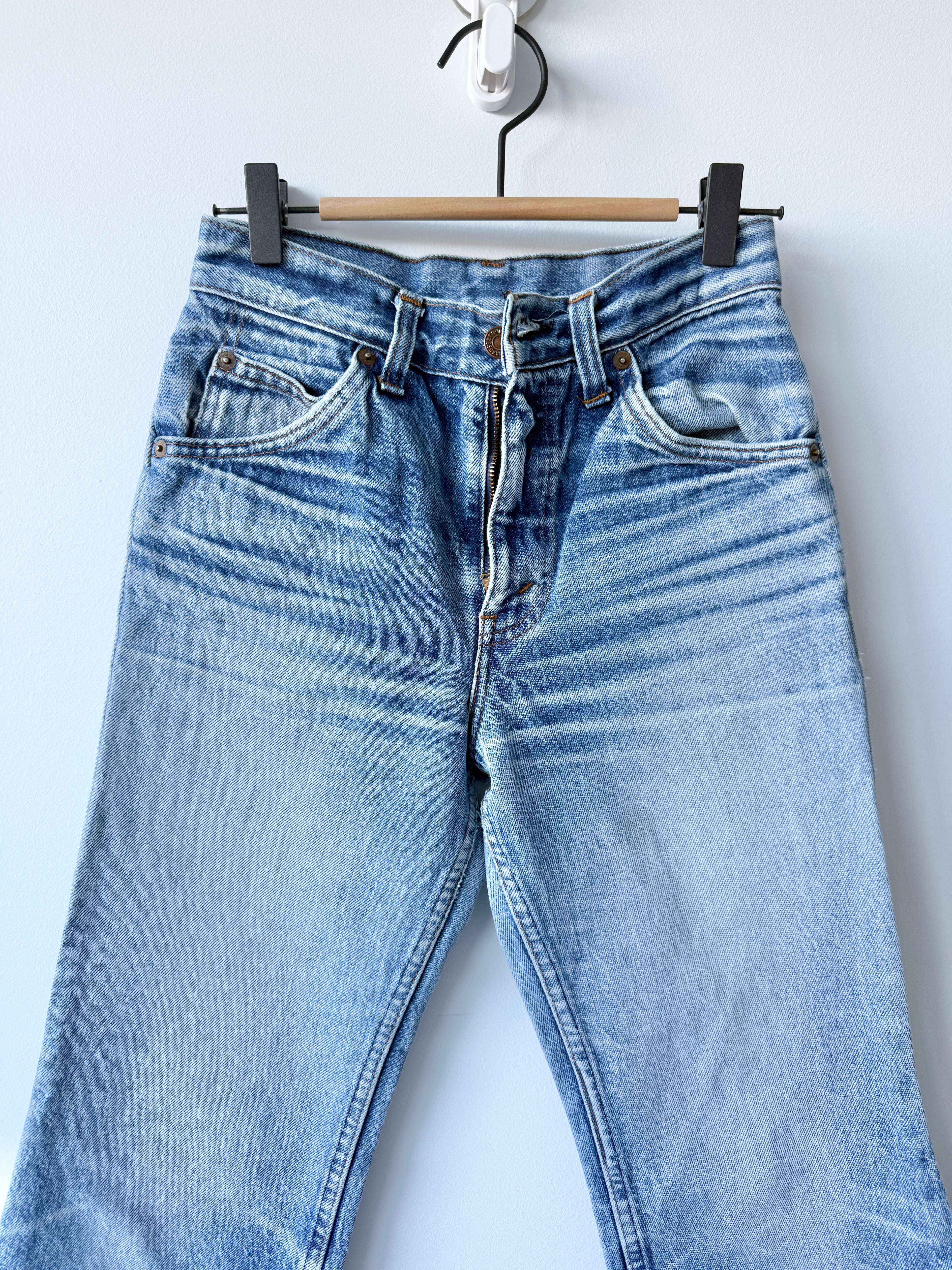 W24 L26 vintage Levis 24/25” measured whiskers denim medium faded blue 70s/80’s levi’s