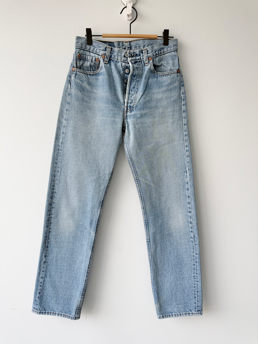 W28 L30 vintage Levis 501 27/28” measured medium light faded blue denim 80/90s Levi’s 501s