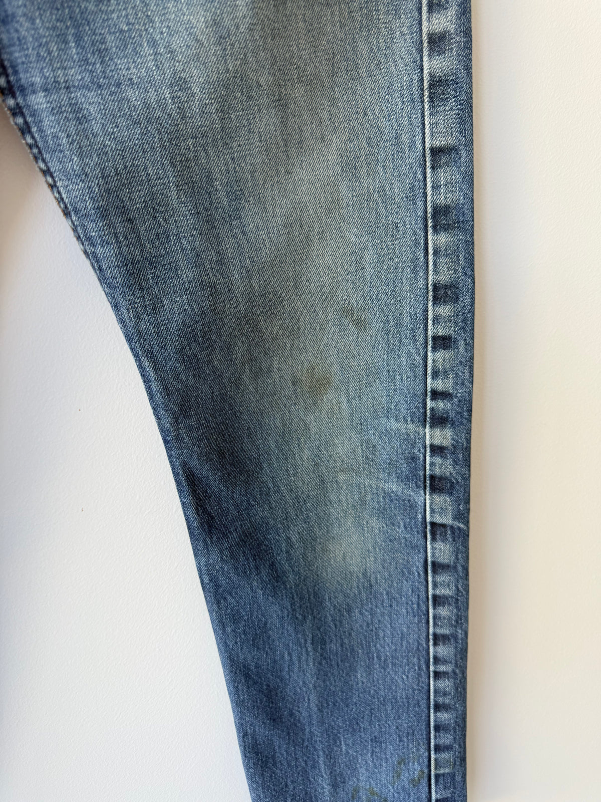 W26 L30 vintage Levis 501 dark blue 25/26” measured waist Y2K levis 501s
