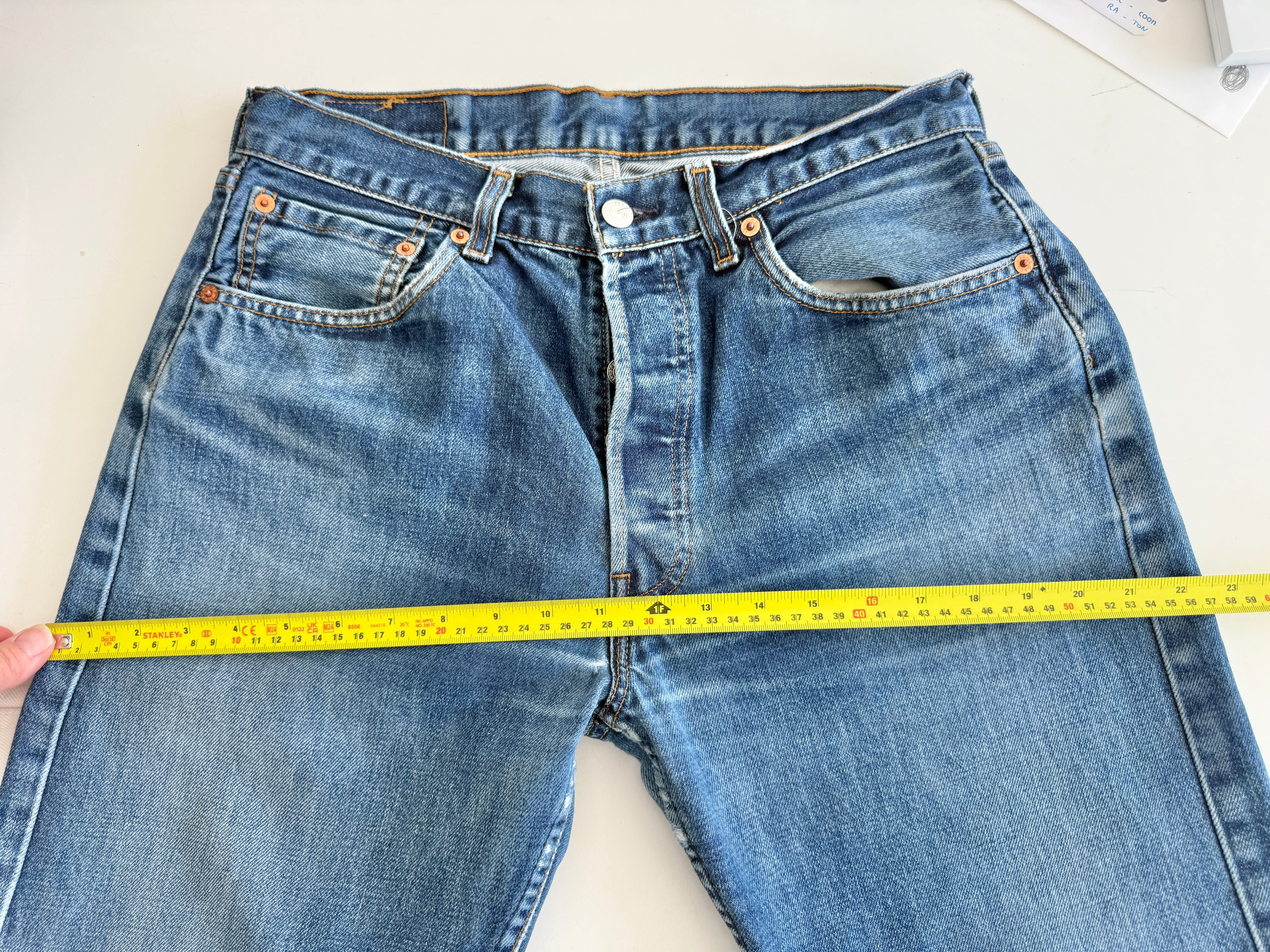 W30 L29 vintage Levis 501 29/30” measured waist faded dark blue 501s Y2K denim