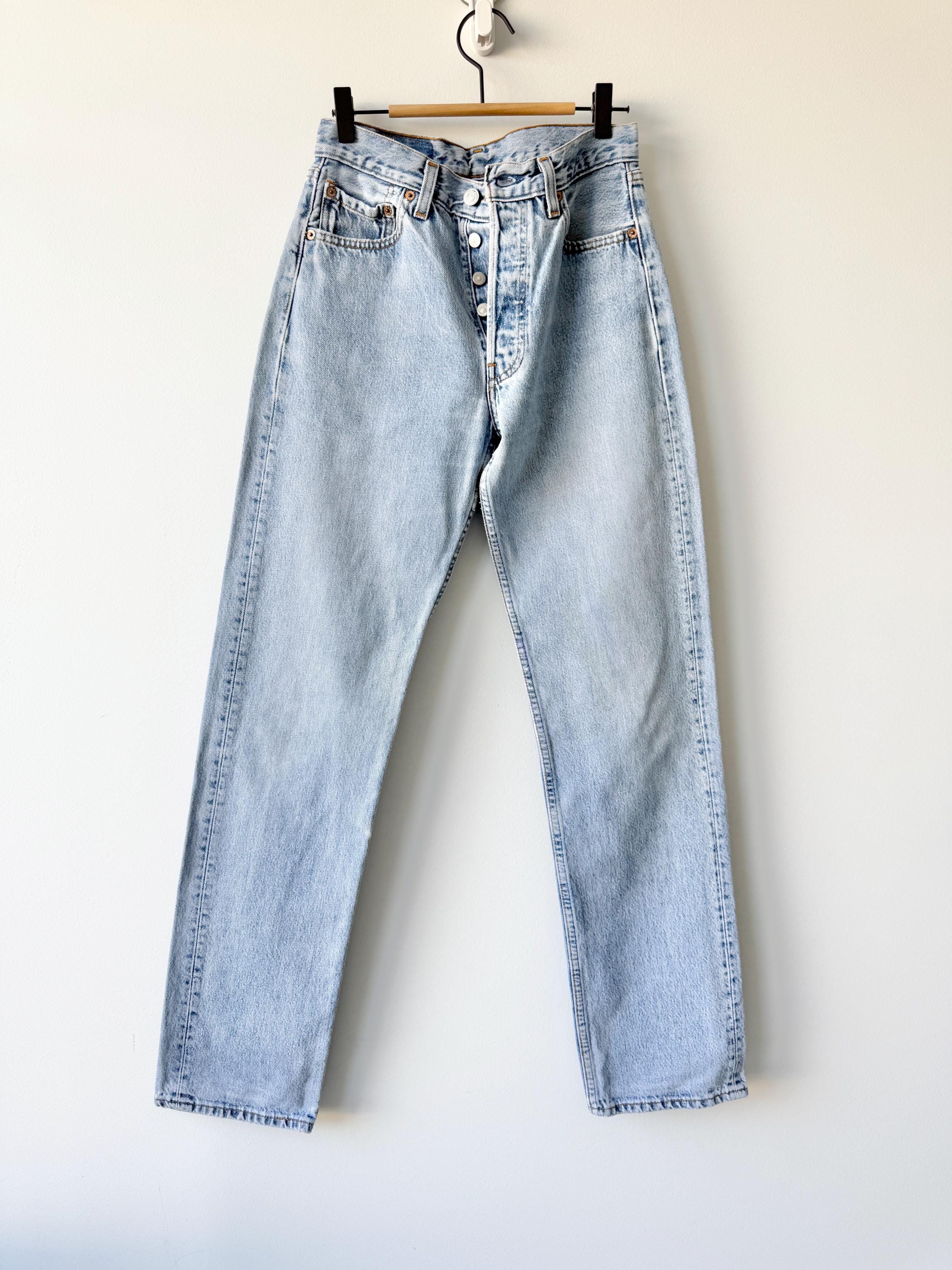 W27 L33 Levis 501 vintage 26-27” measured waist made in USA 90s