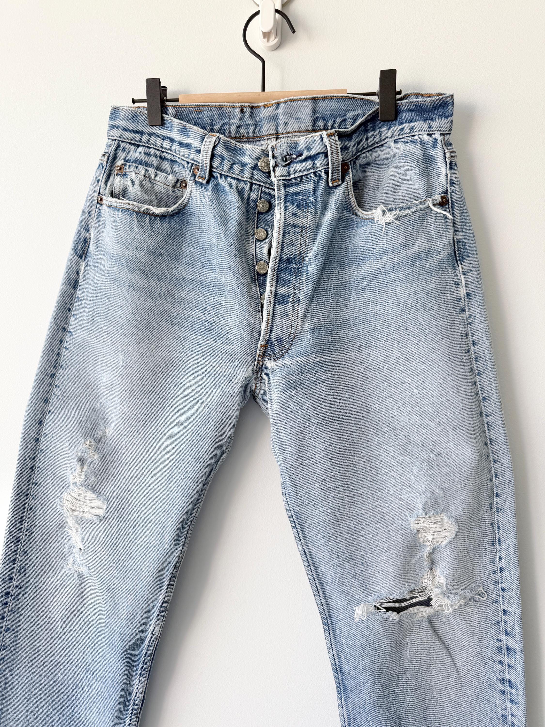 Held *** W29 L30 Levis 501 vintage faded light blue 501s made in USA 80s straight leg jeans 501 29-30” waist (mayuk)