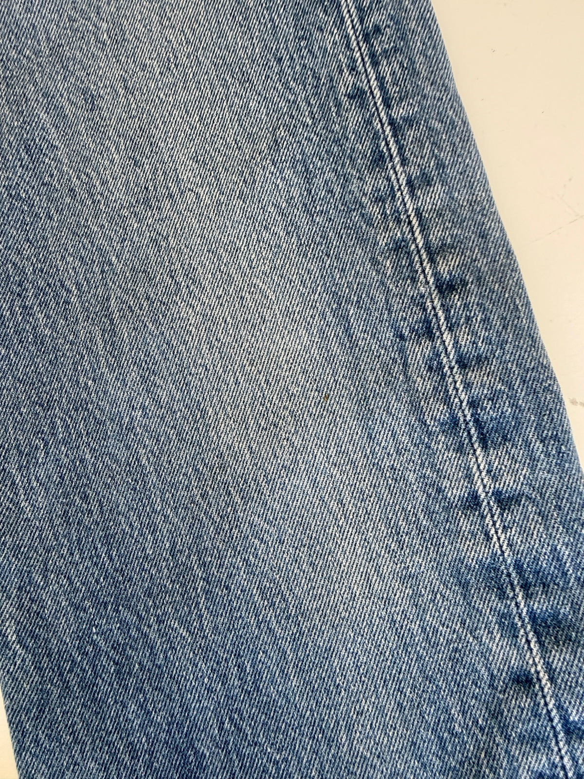 W27 L31 vintage Levis 501s 27” measured dark faded blue 501s 90s USA