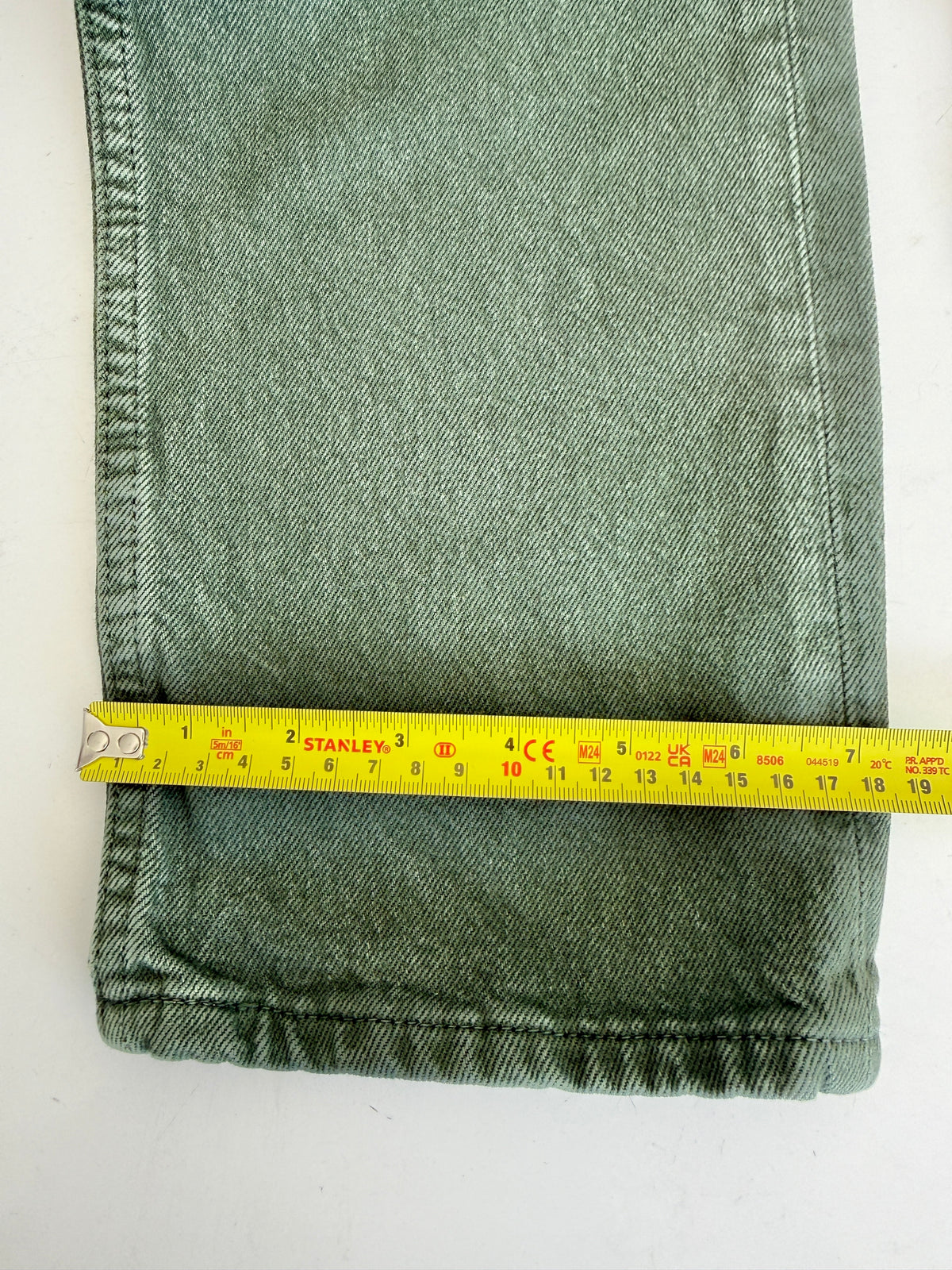 W26 L31 vintage Levis 501 khaki green 25/26” measured waist 501s 90s