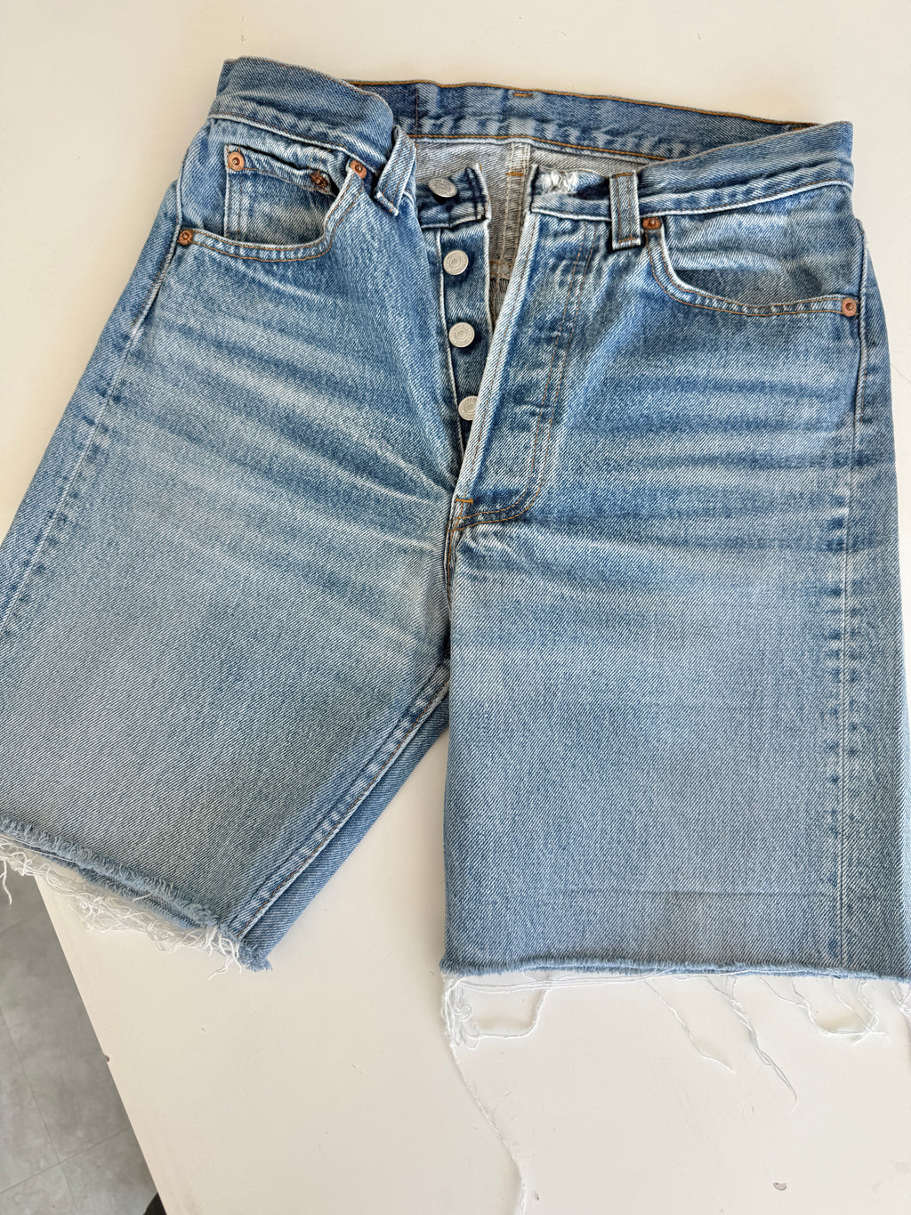 W27 vintage Levis 501 shorts 26/27” dark faded blue Levi’s 501s USA early 90s