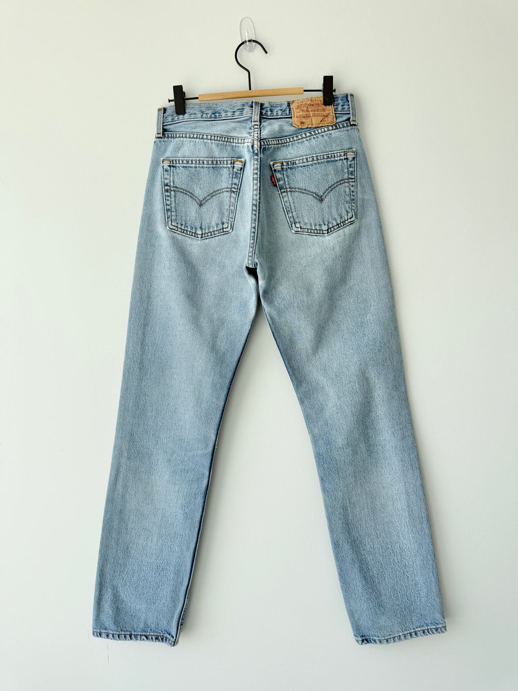 W27 L31 vintage Levis 501 27” measured waist light faded blue Y2K 501s