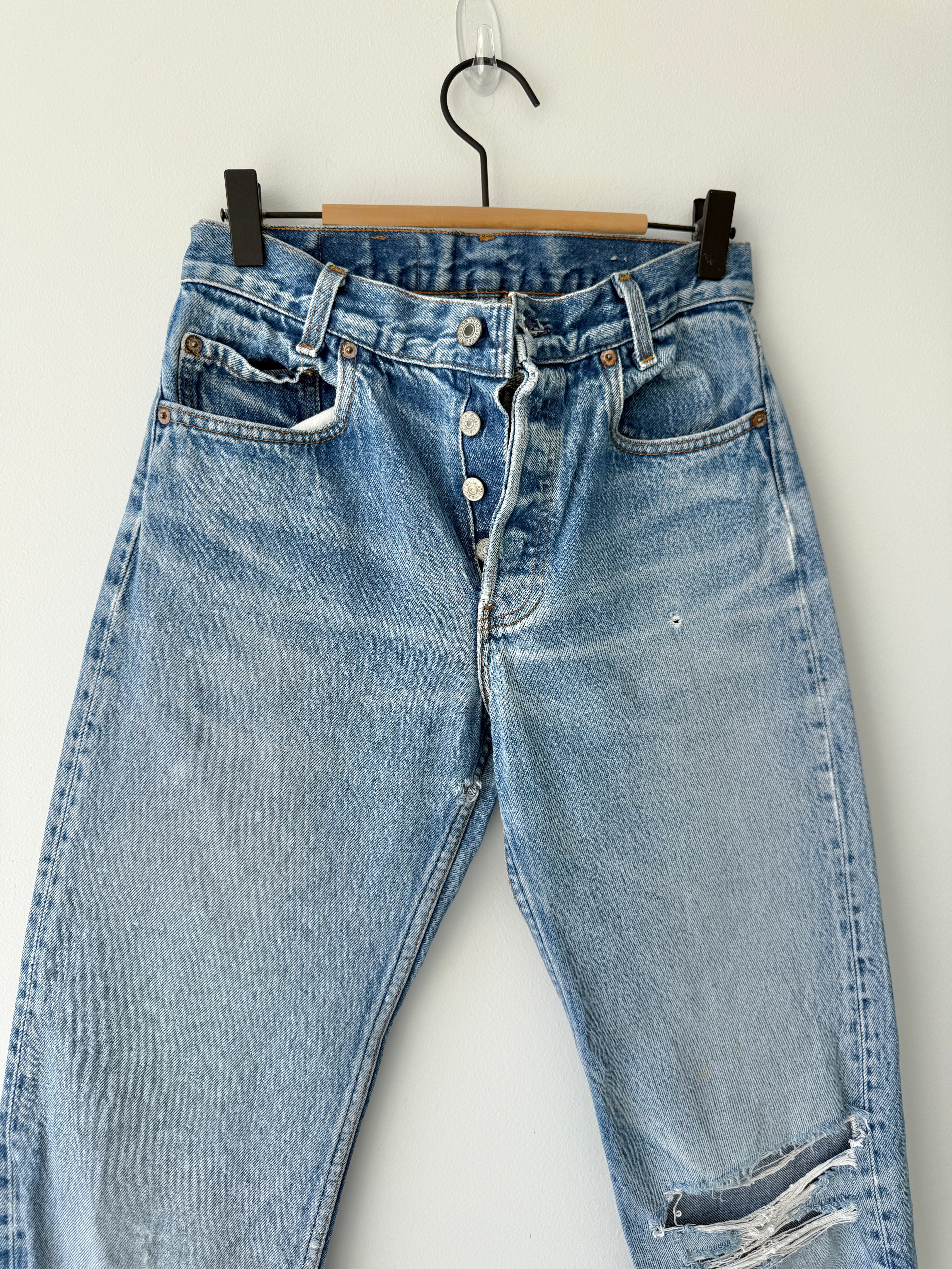 Distressed W26 L30 vintage Levis 701 0117 25/26” measured waist dark faded 80s 701 0117