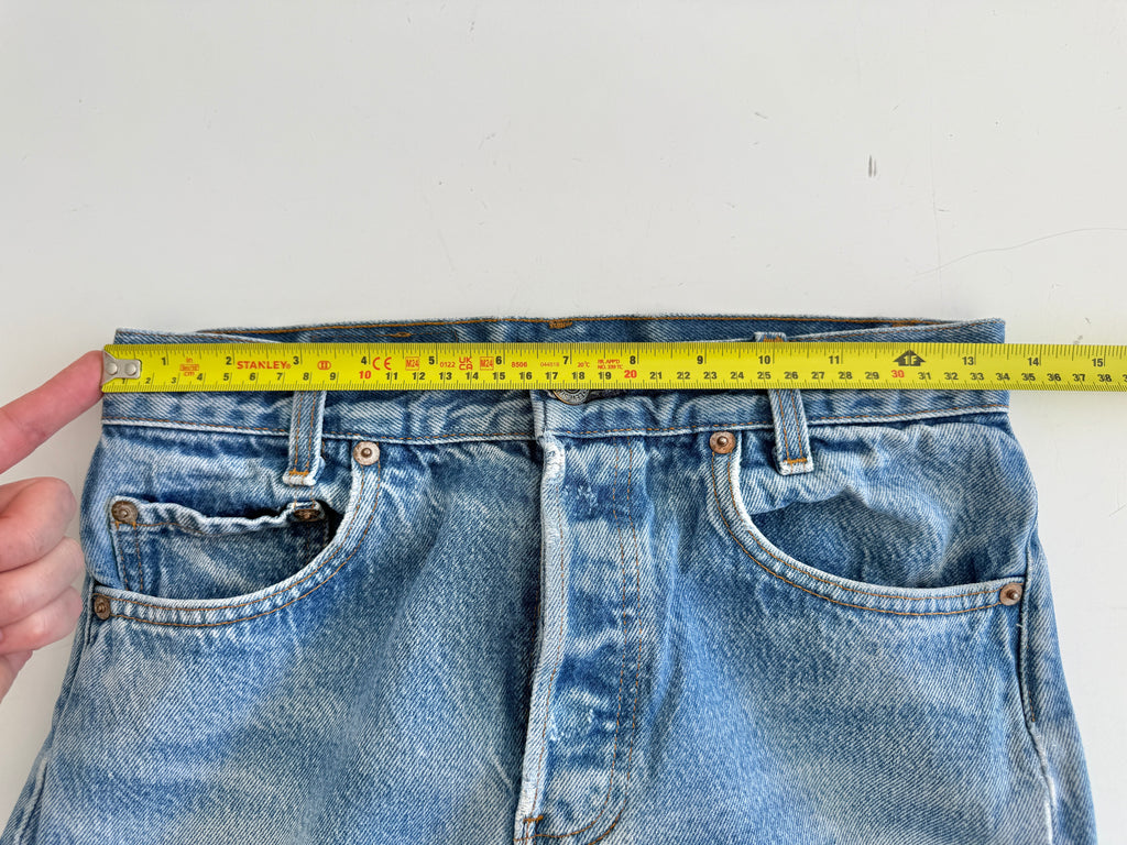 Distressed W26 L30 vintage Levis 701 0117 25/26” measured waist dark faded 80s 701 0117