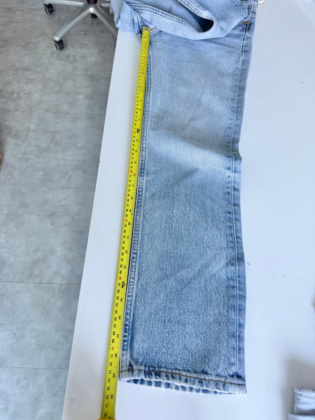 W25 L29 vintage Levis 501 light blue faded 24/25” measured waist 90s levis 501s