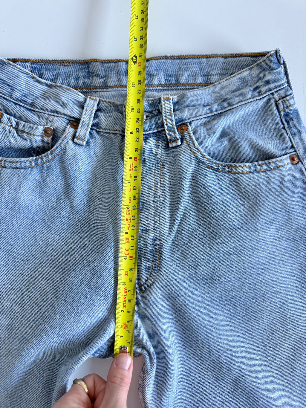 W25 L31 vintage Levis 501 24-25” measured light faded blue denim 90’s levi’s 501s