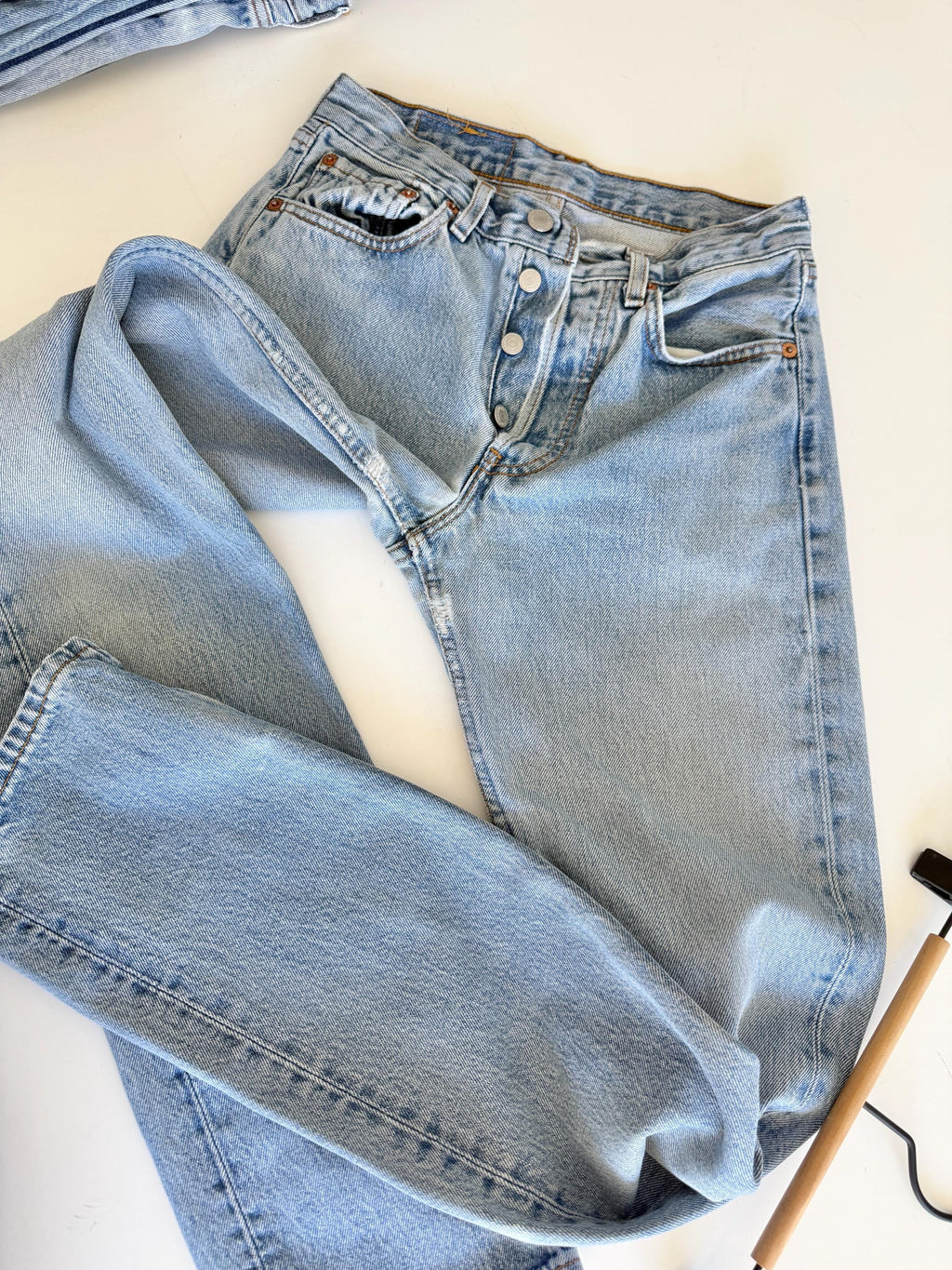 W25 L33 vintage Levis 501 24-25” measured waist light faded denim made in 90s