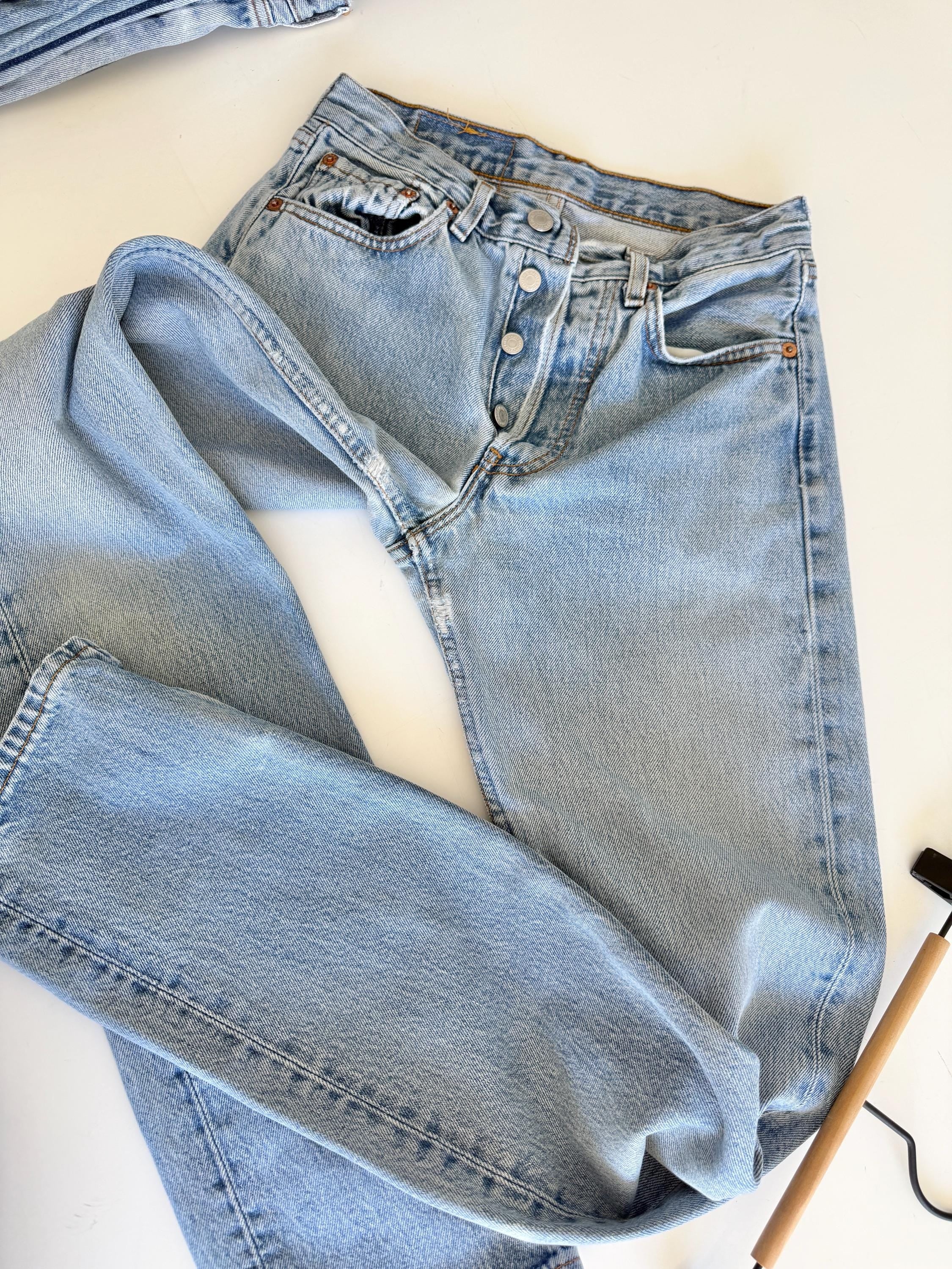 W25 L33 vintage Levis 501 24-25” measured waist light faded denim made in 90s