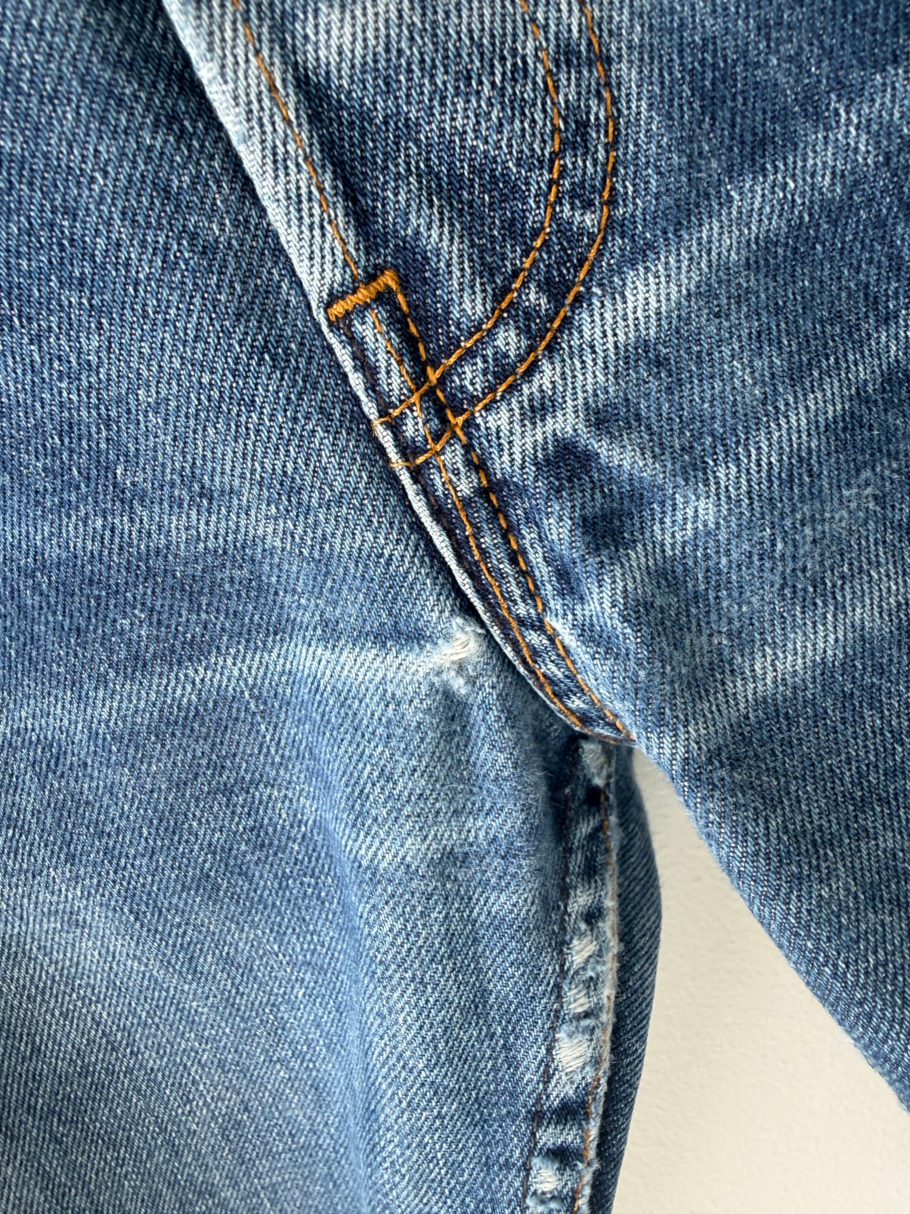 W30 L29 vintage Levis 501 29/30” measured waist faded dark blue 501s Y2K denim