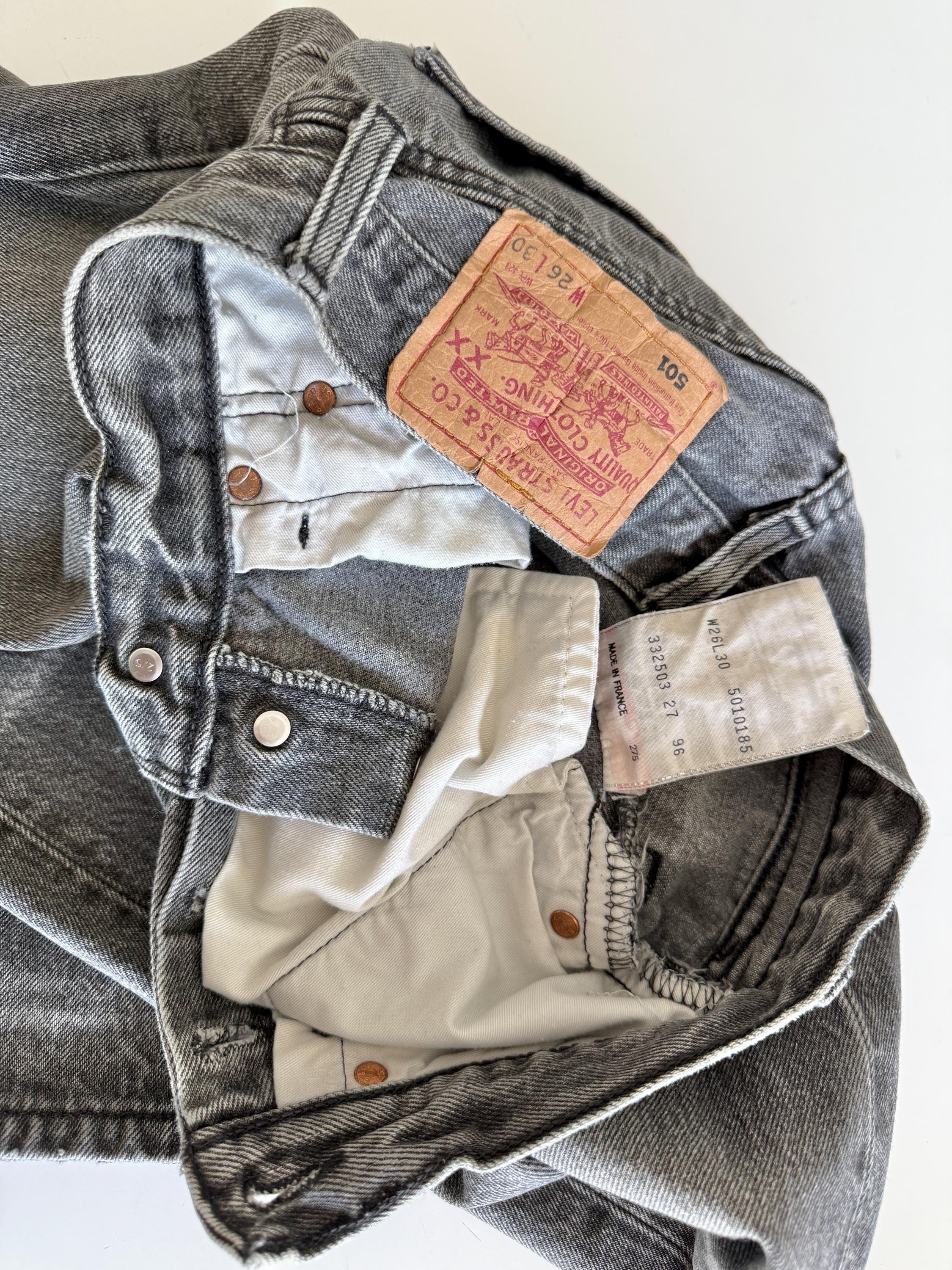 W24 L29 vintage Levis 501 23-24” measured waist black faded denim made in 90s