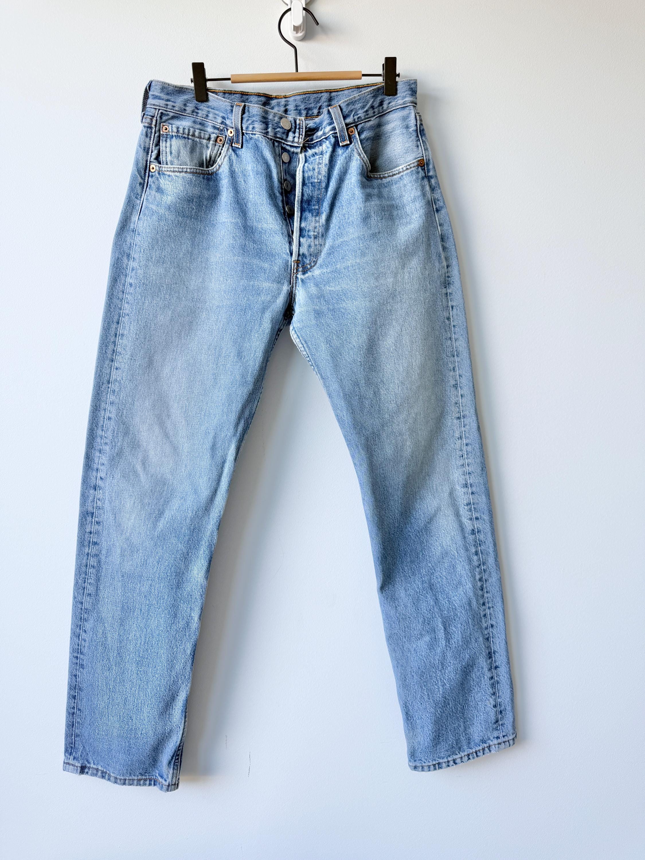 W31 L31 Levis 501 vintage 30-31” measured waist made in USA 90s