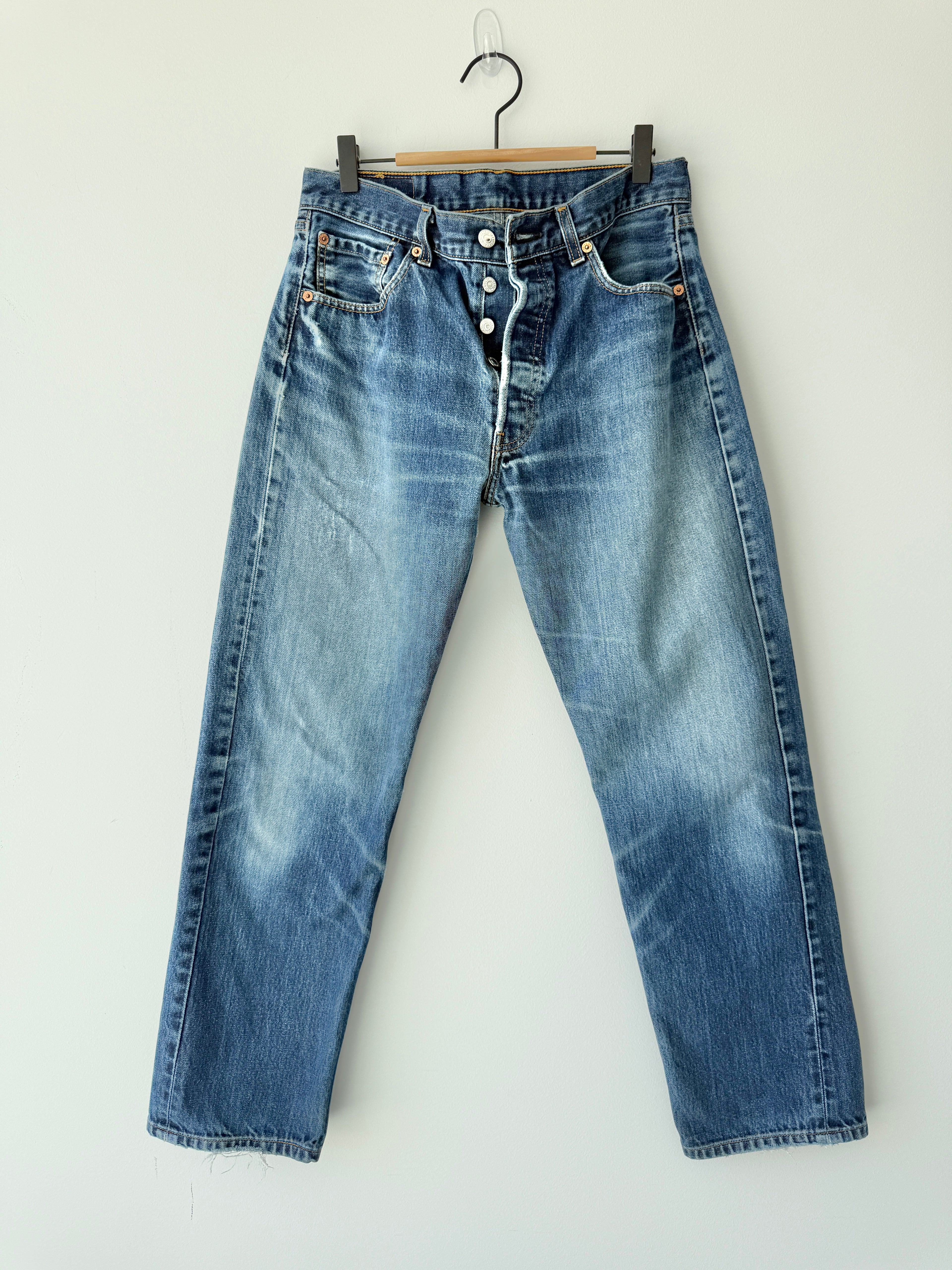 W29 L28 vintage Levis 501s 28/29” measured waist indigo faded blue Y2K  501s