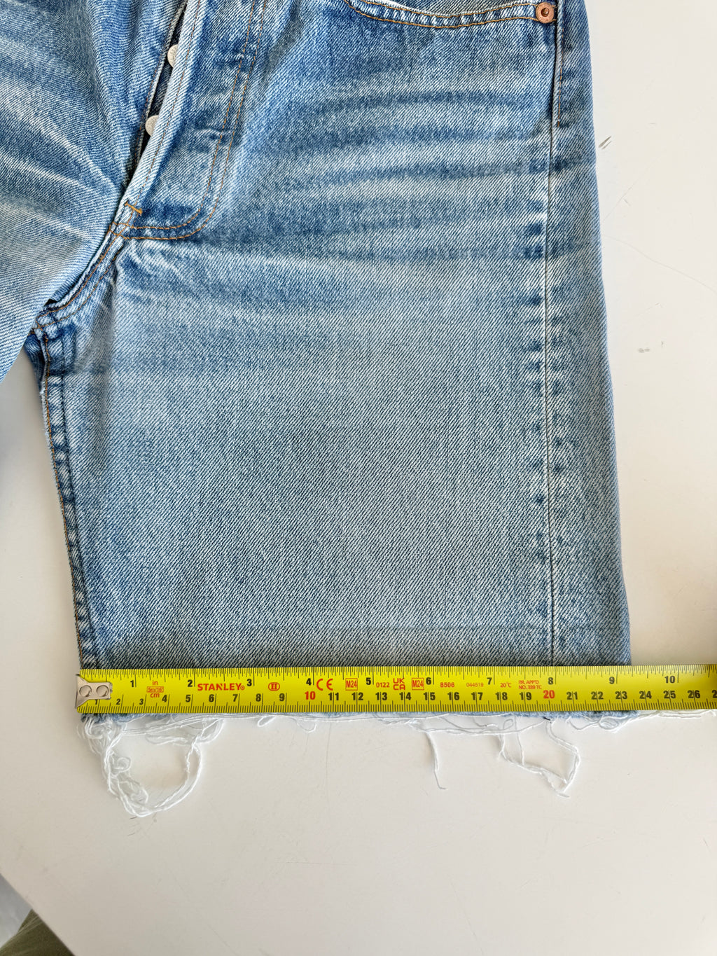 W27 vintage Levis 501 shorts 26/27” dark faded blue Levi’s 501s USA early 90s