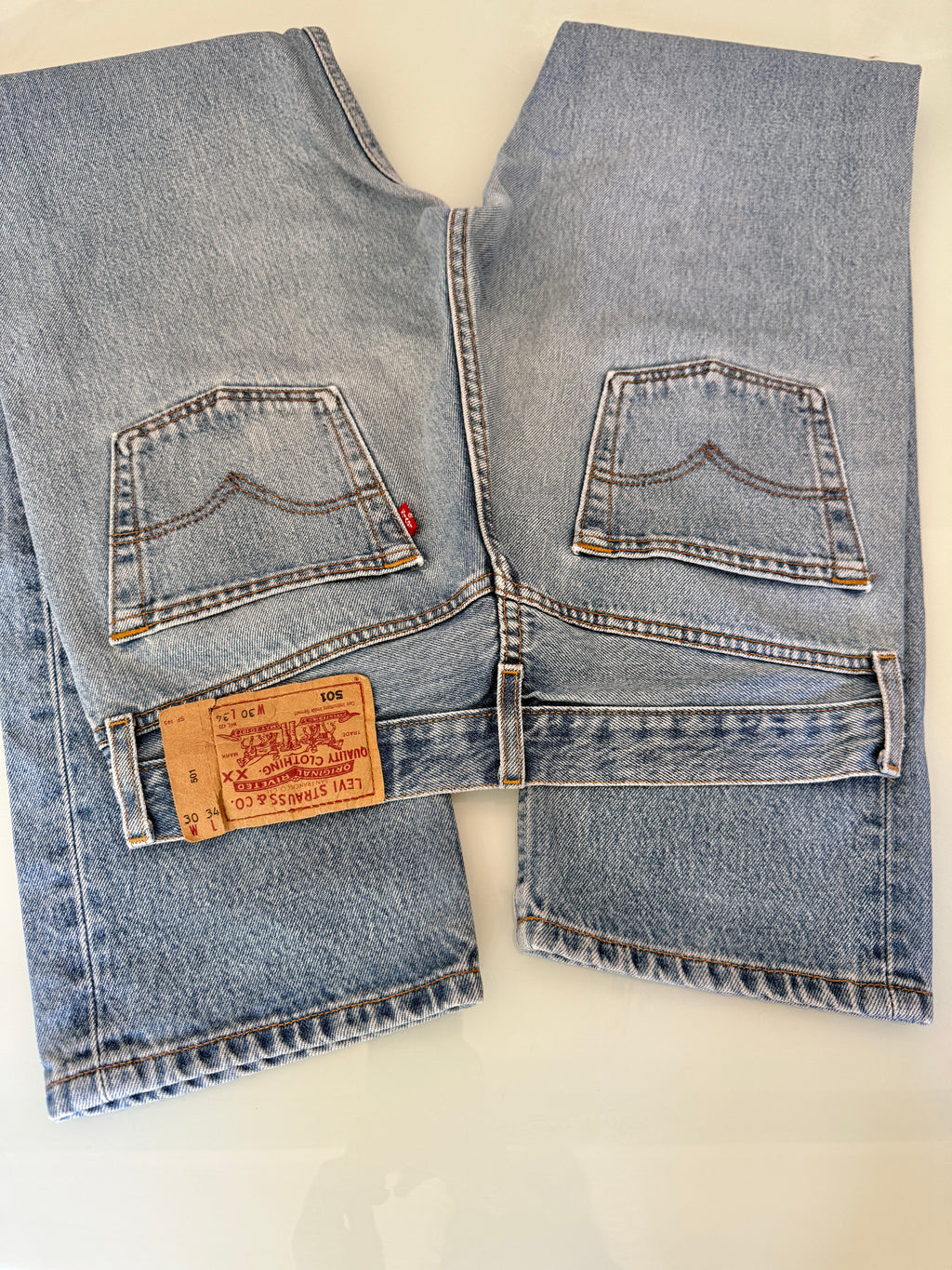 W29 L33vintage Levis 501s 28/29” measured medium fade blue Y2K 501s