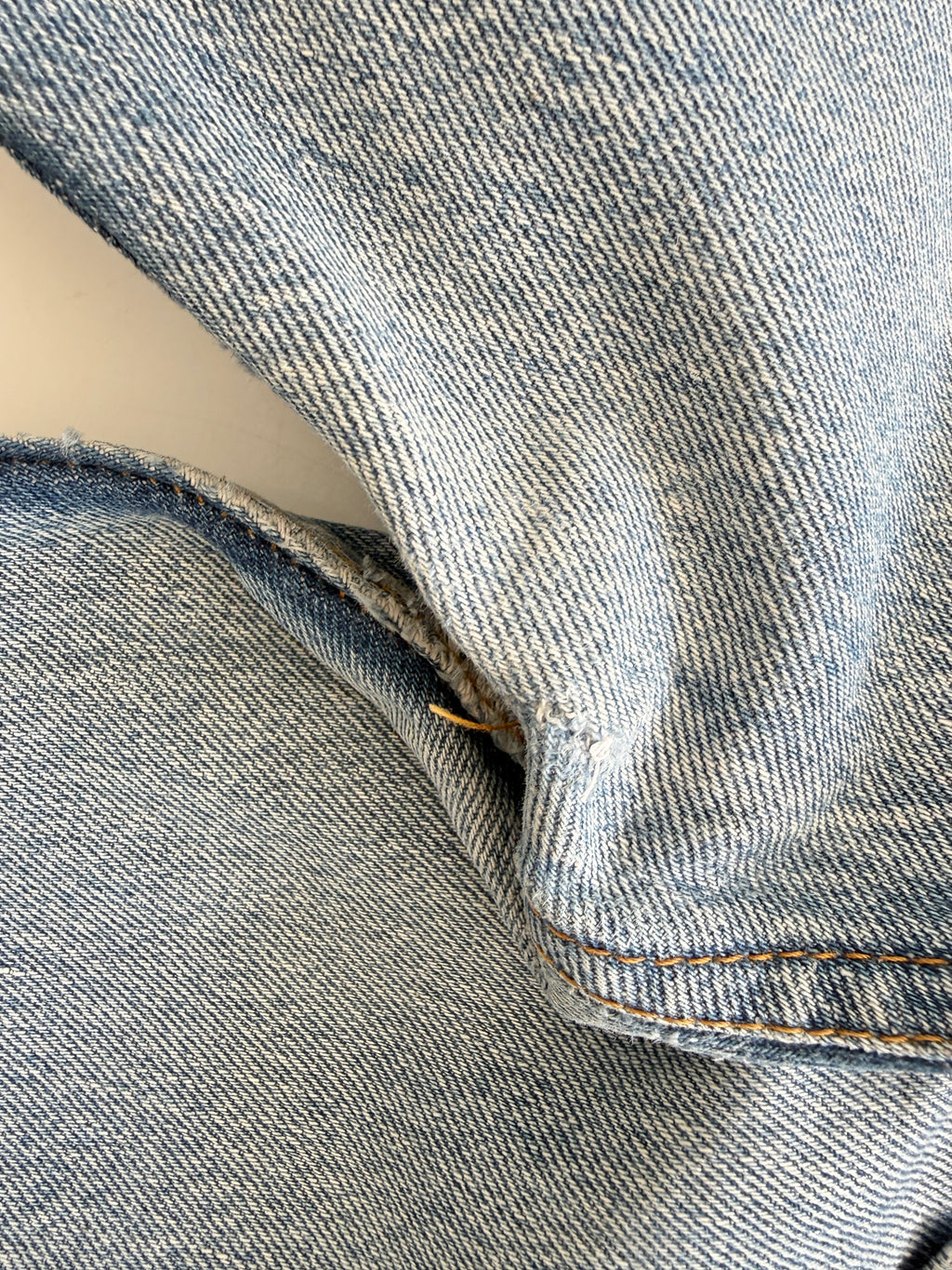 W30 L31 vintage Levis 501 29/30” measured waist medium faded blue 80s 501s