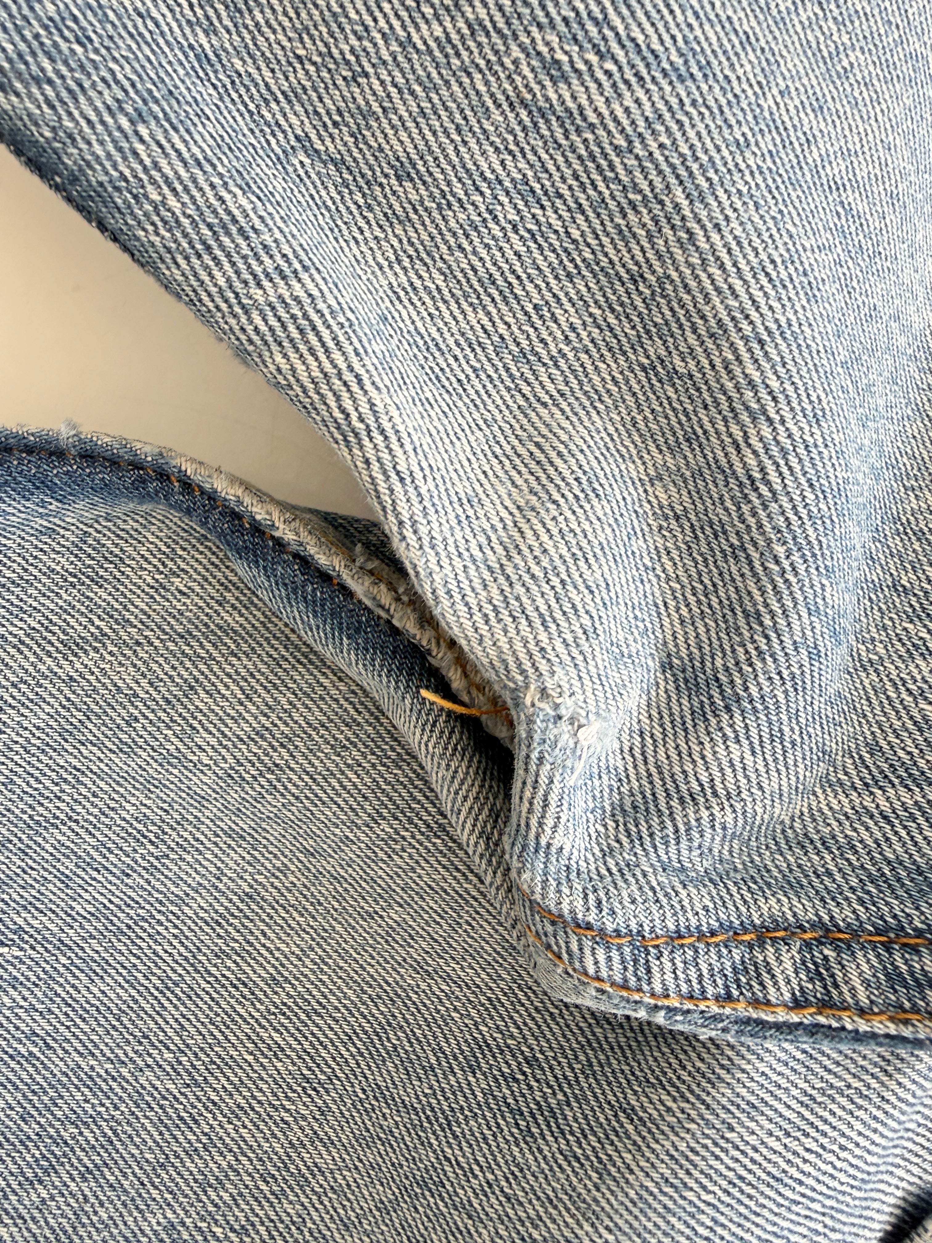 W30 L31 vintage Levis 501 29/30” measured waist medium faded blue 80s 501s