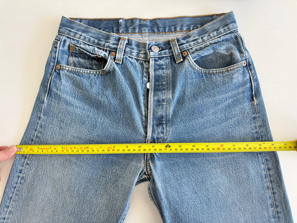 Soft W28 L30 vintage Levis 501s 27/28” measured light blue faded 80s USA 501s