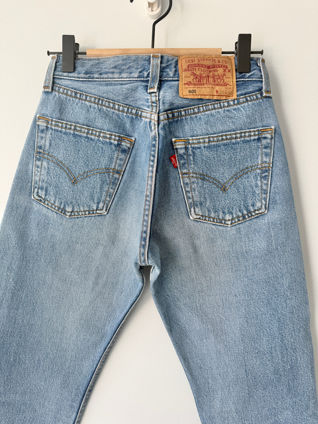 W23 L29 vintage Levis 501s 22-23” measured medium blue 90s Levi’s 501s