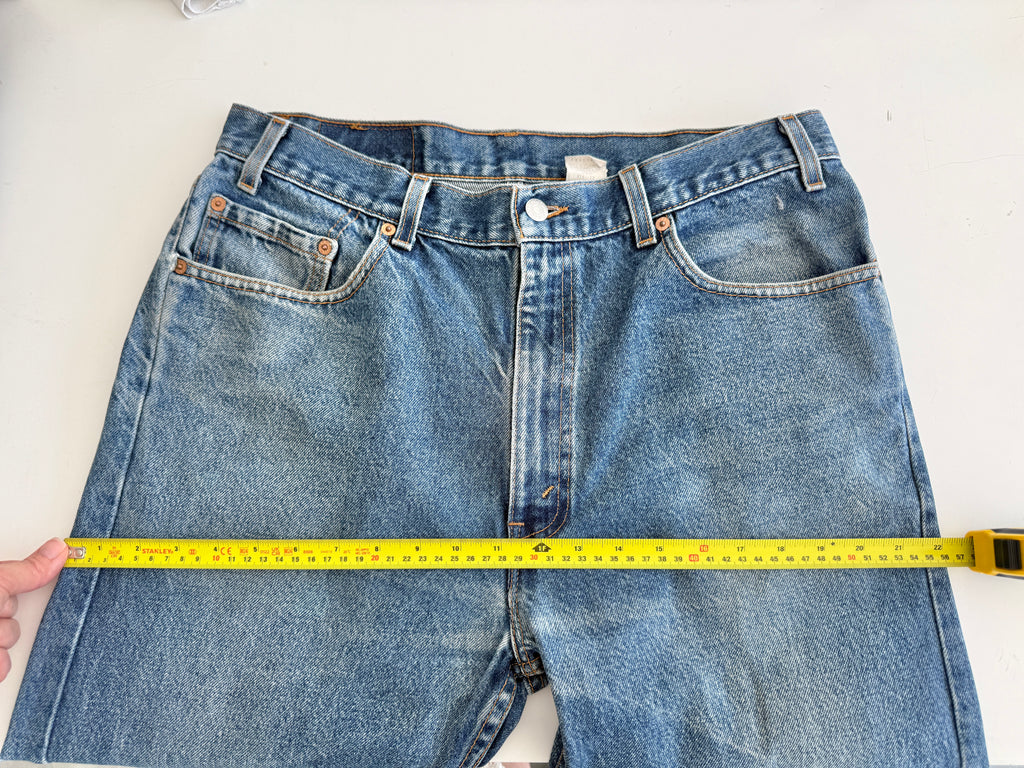 W34 L29 vintage Levis 505 32/34” measured waist dark faded USA 90s 505s