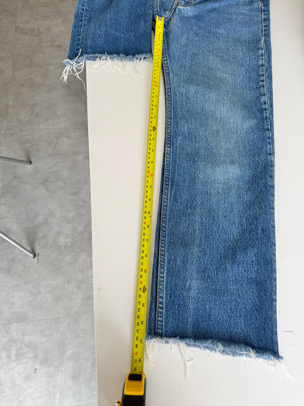 W27 L27 vintage Levis 701 0117 dark faded blue 29/30” measured waist 701 0117s 80s USA