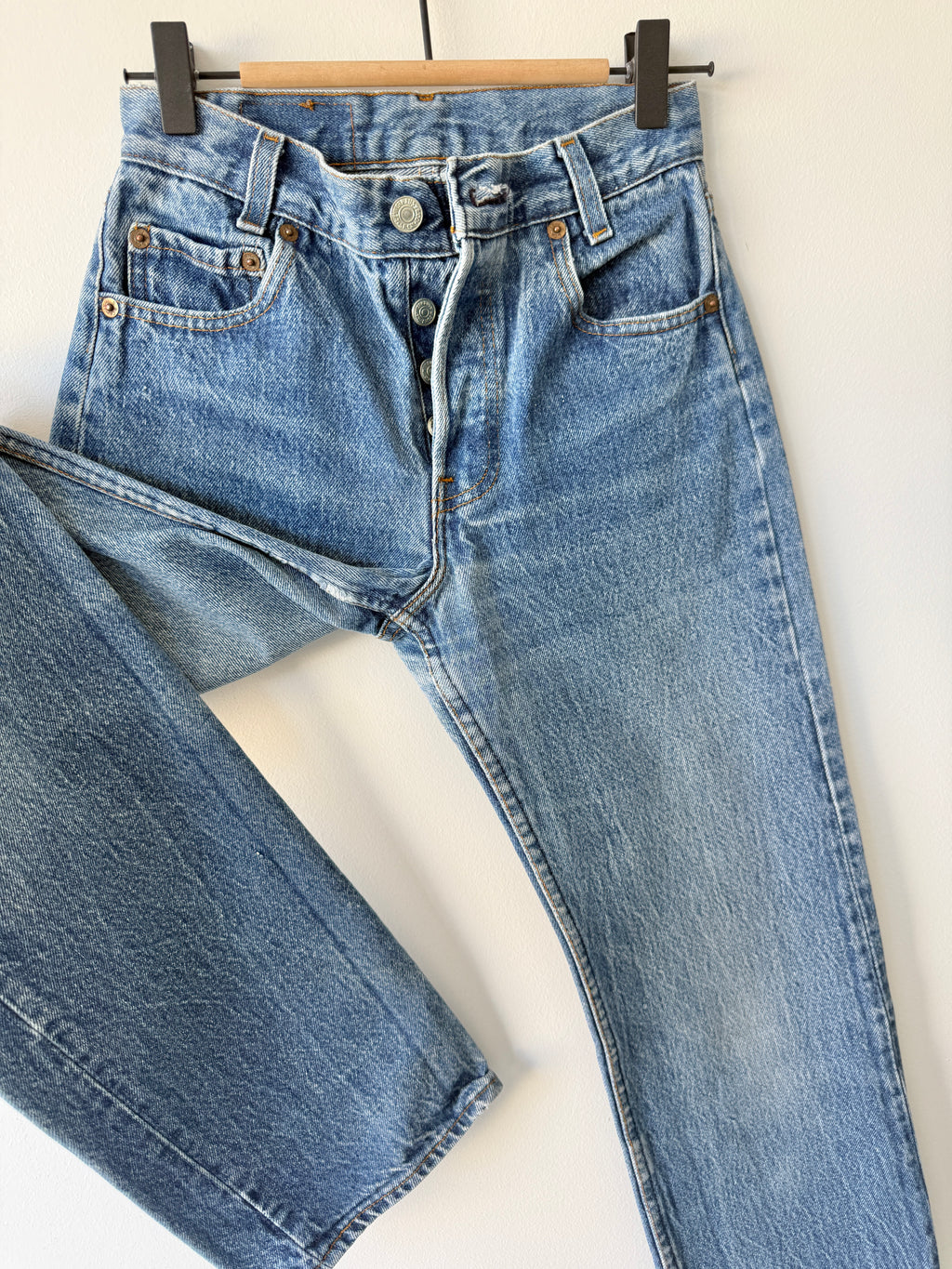 W23 L31 vintage Levis 701s 22/23” measured dark faded 701 80s USA
