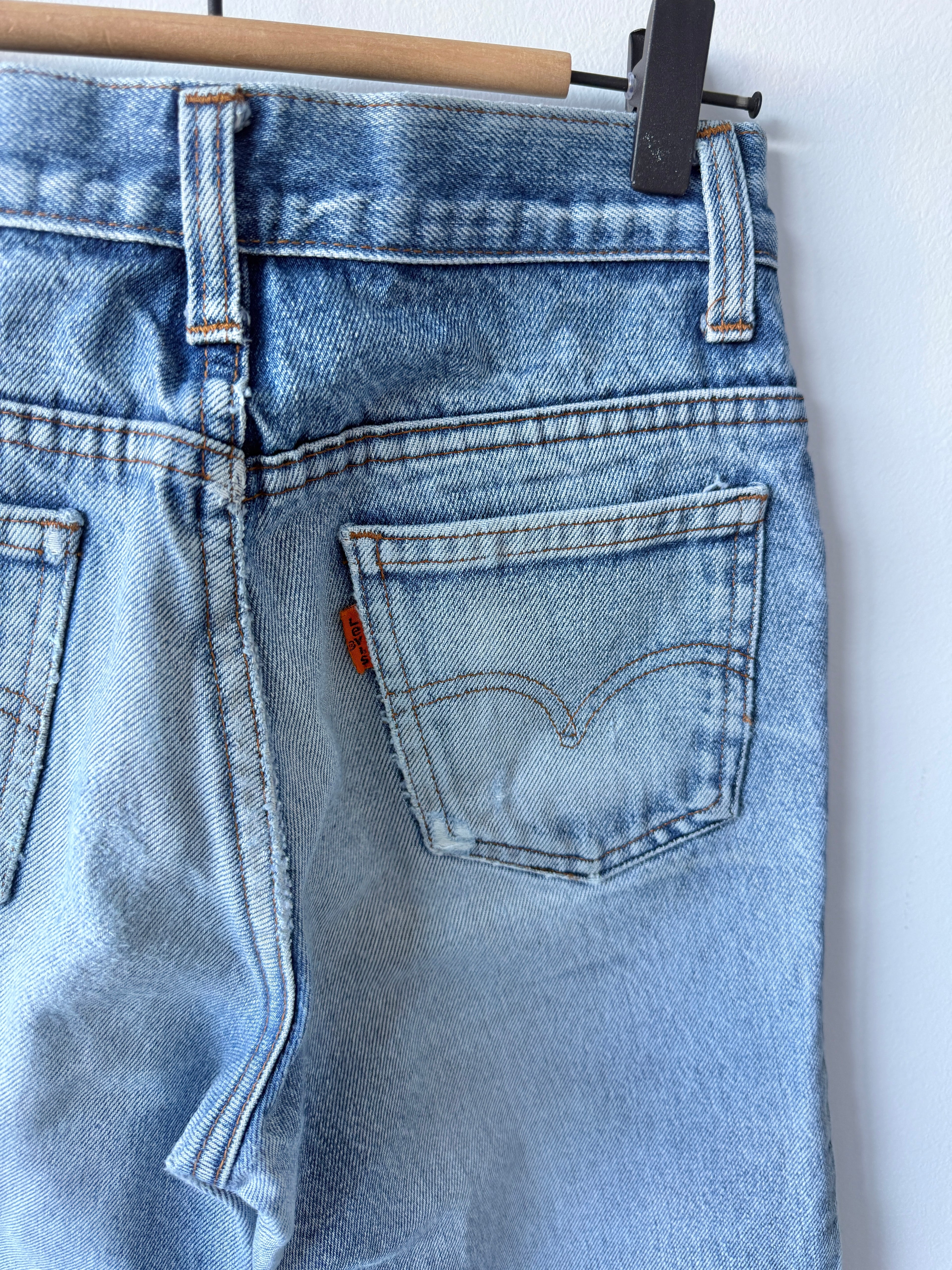 W24 L26 vintage Levis 24/25” measured whiskers denim medium faded blue 70s/80’s levi’s