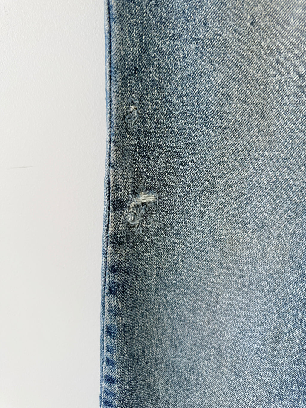 W27 L32 vintage Levis 517 27” measured medium blue faded denim Y2K 517 (not 100% cotton denim) 2% Lycra
