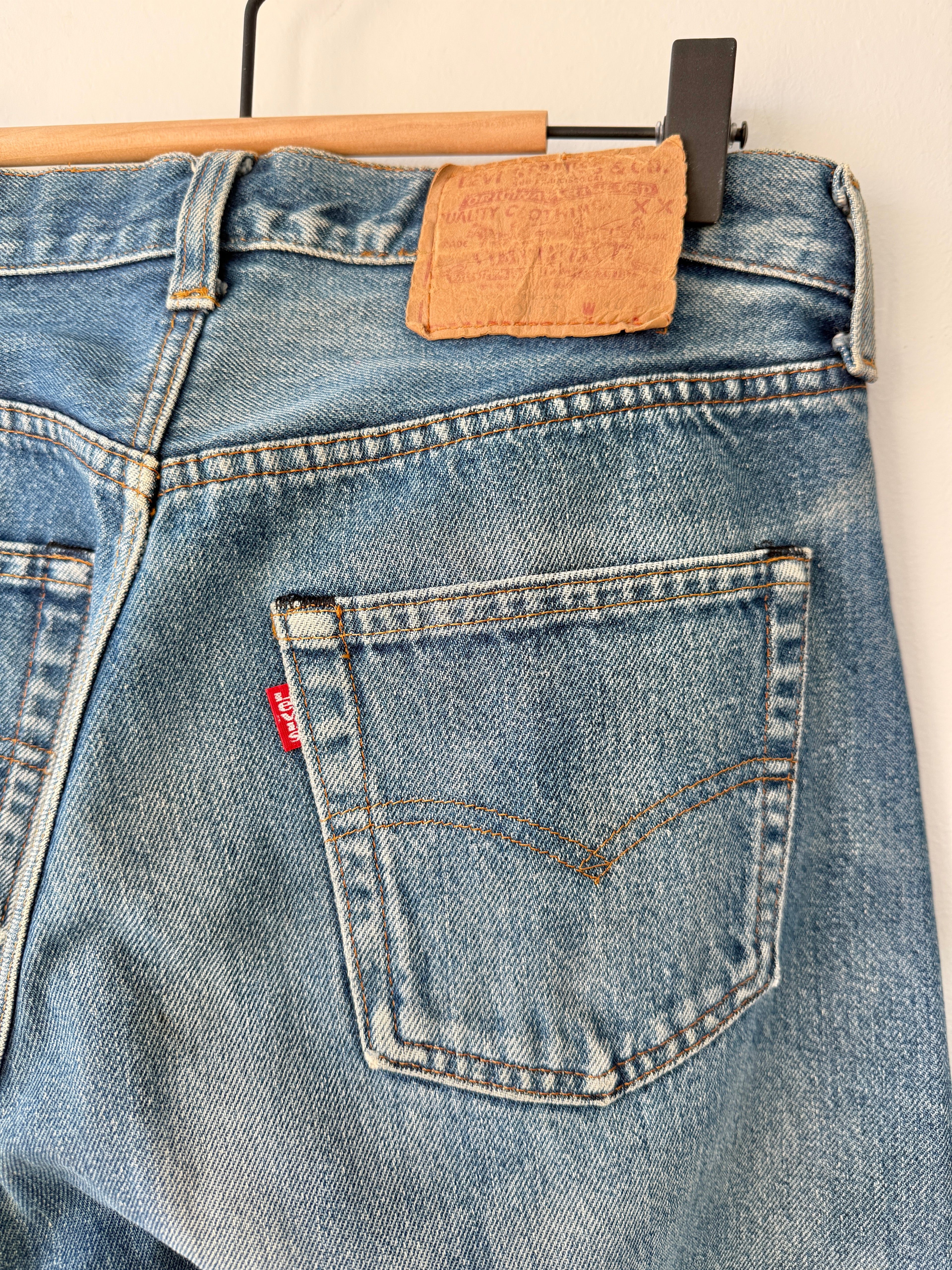 Soft W29 L36 vintage Levis 501 28-29” measured selvedge red line USA dark faded blue made in 80s