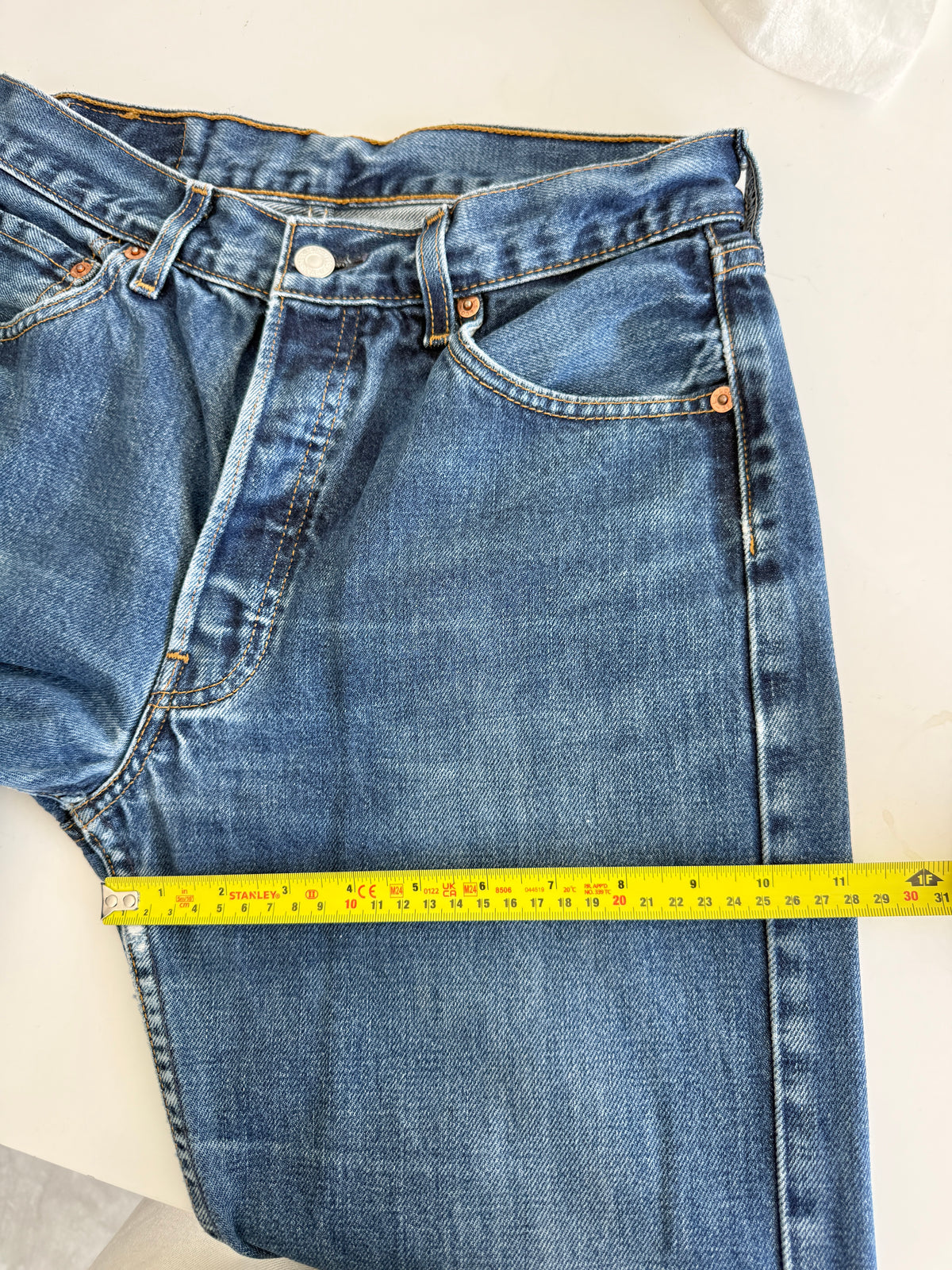 W28 L30 vintage Levis 501s 27/28” measured dark fade blue 501s Y2K