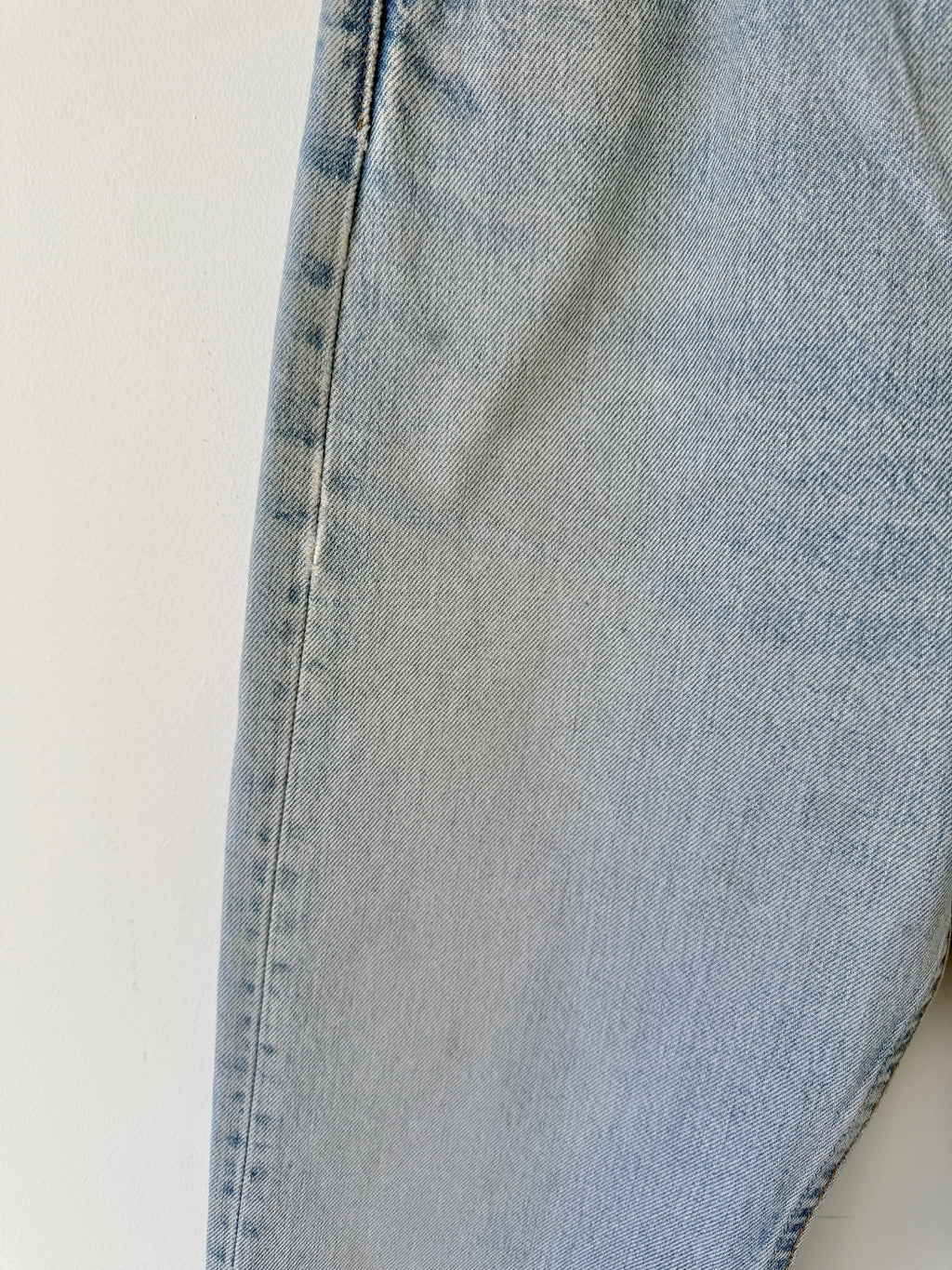 W27 L33 vintage Levis 501 27” measured light faded blue 90’s levi’s 501s