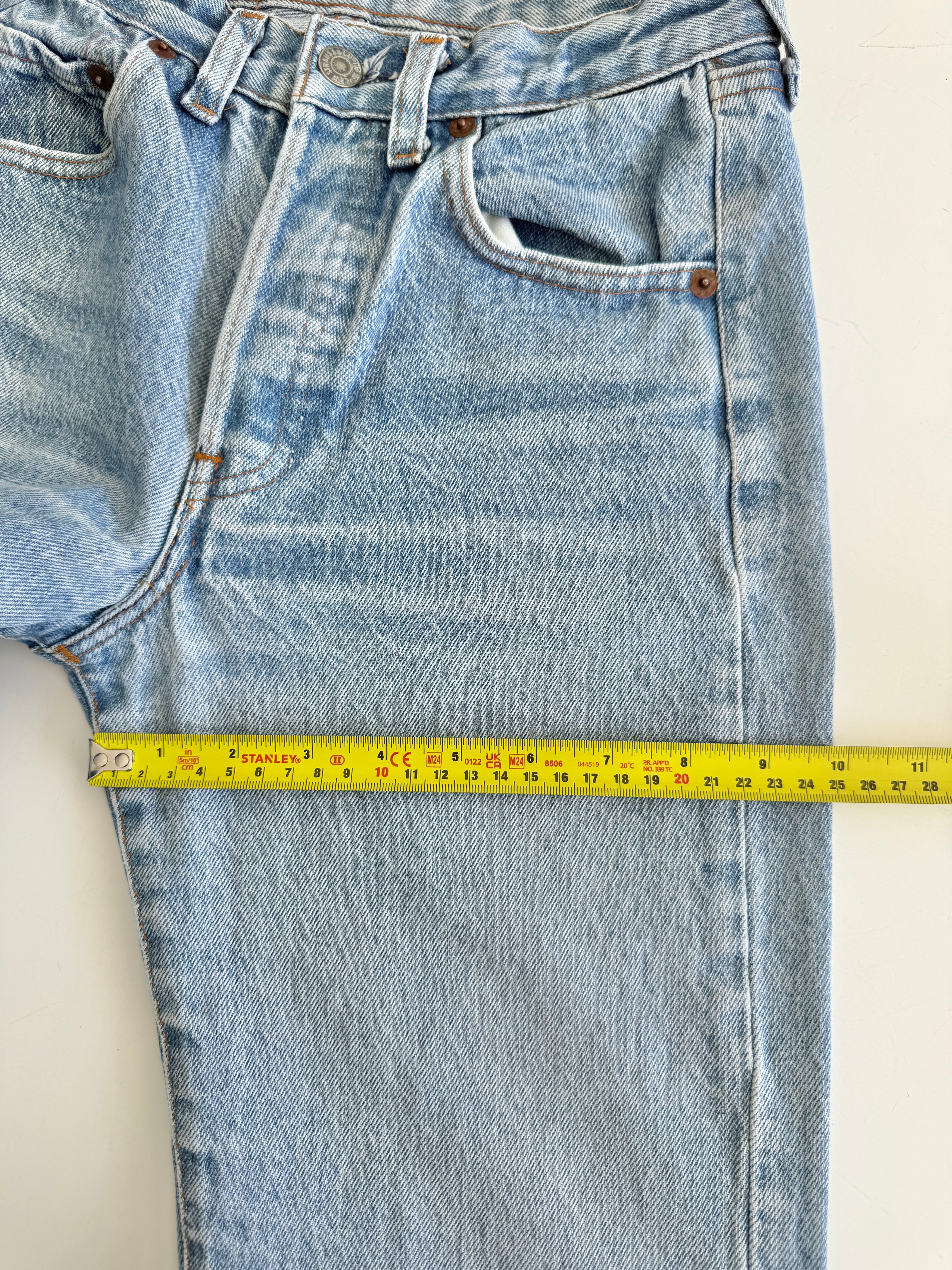 W24 L28 vintage Levis 501 24” light blue Levi’s 501s 80s