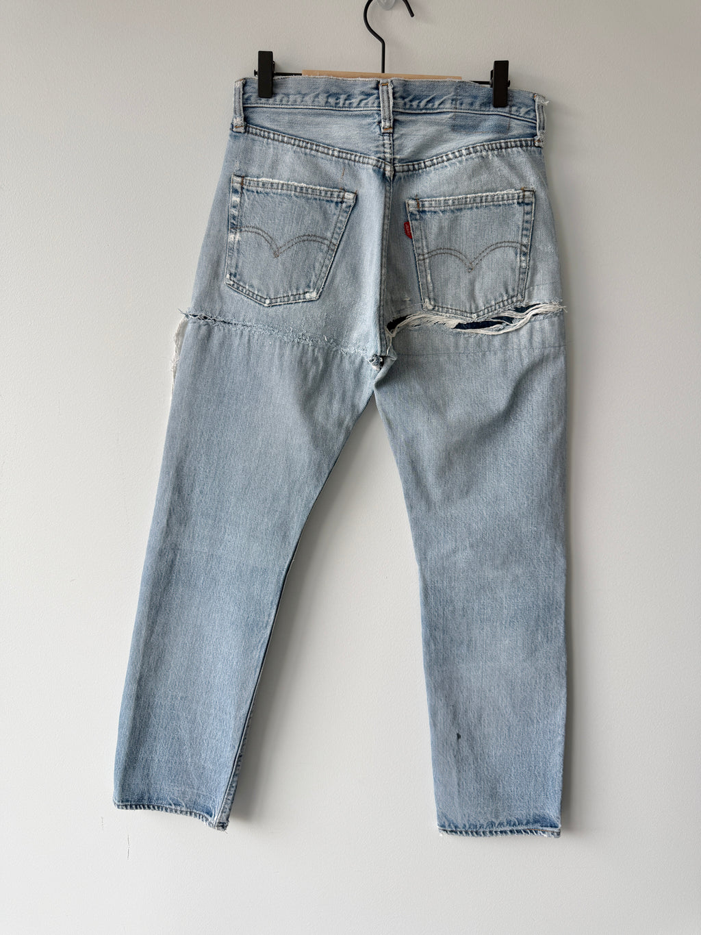 Selvedge W28 L30 vintage Levis 501s 26/28” measured whisker light blue fade 70s selvedge 501s USA