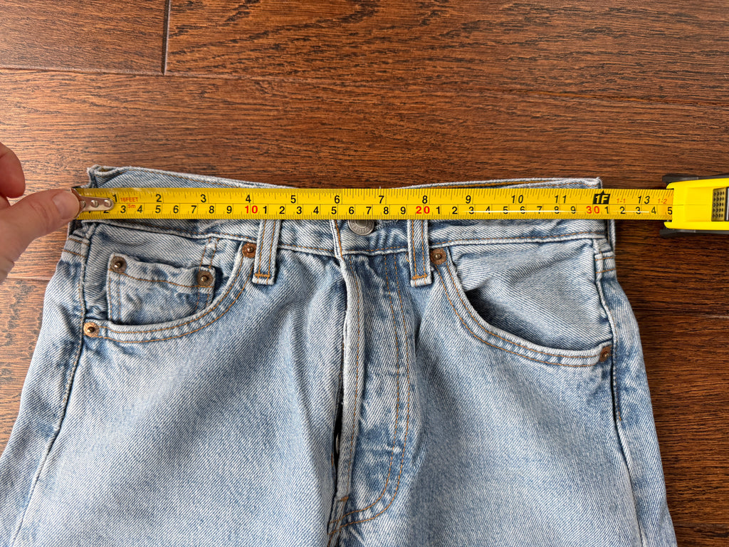 Softer W24 L29 vintage Levis 501 22/24” measured light blue 90s Levi’s 501s