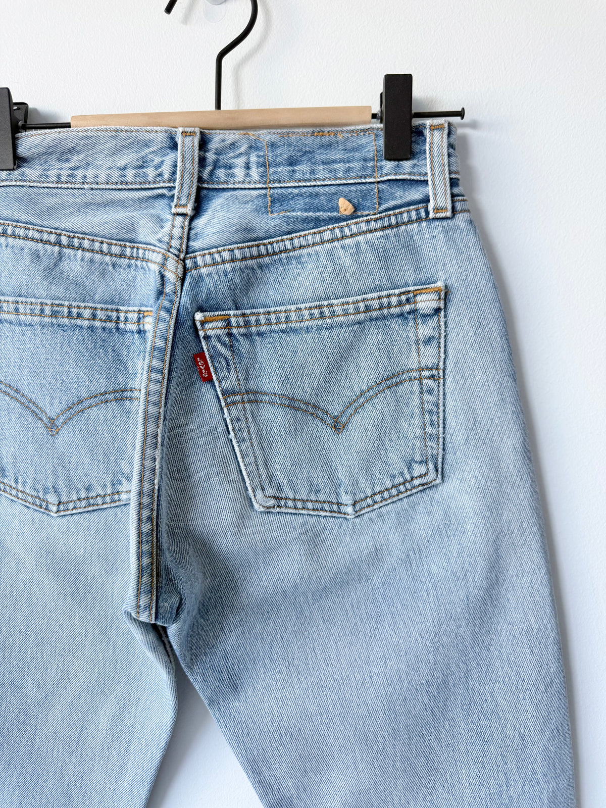 W25 L29 vintage Levis 501 light blue faded 24/25” measured waist 90s levis 501s