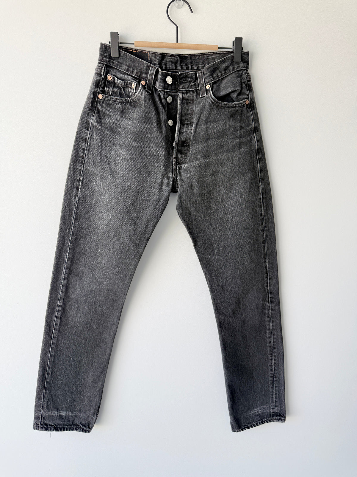 W27 L31 vintage Levis 501s 26/27” measured black faded 501s 90s USA